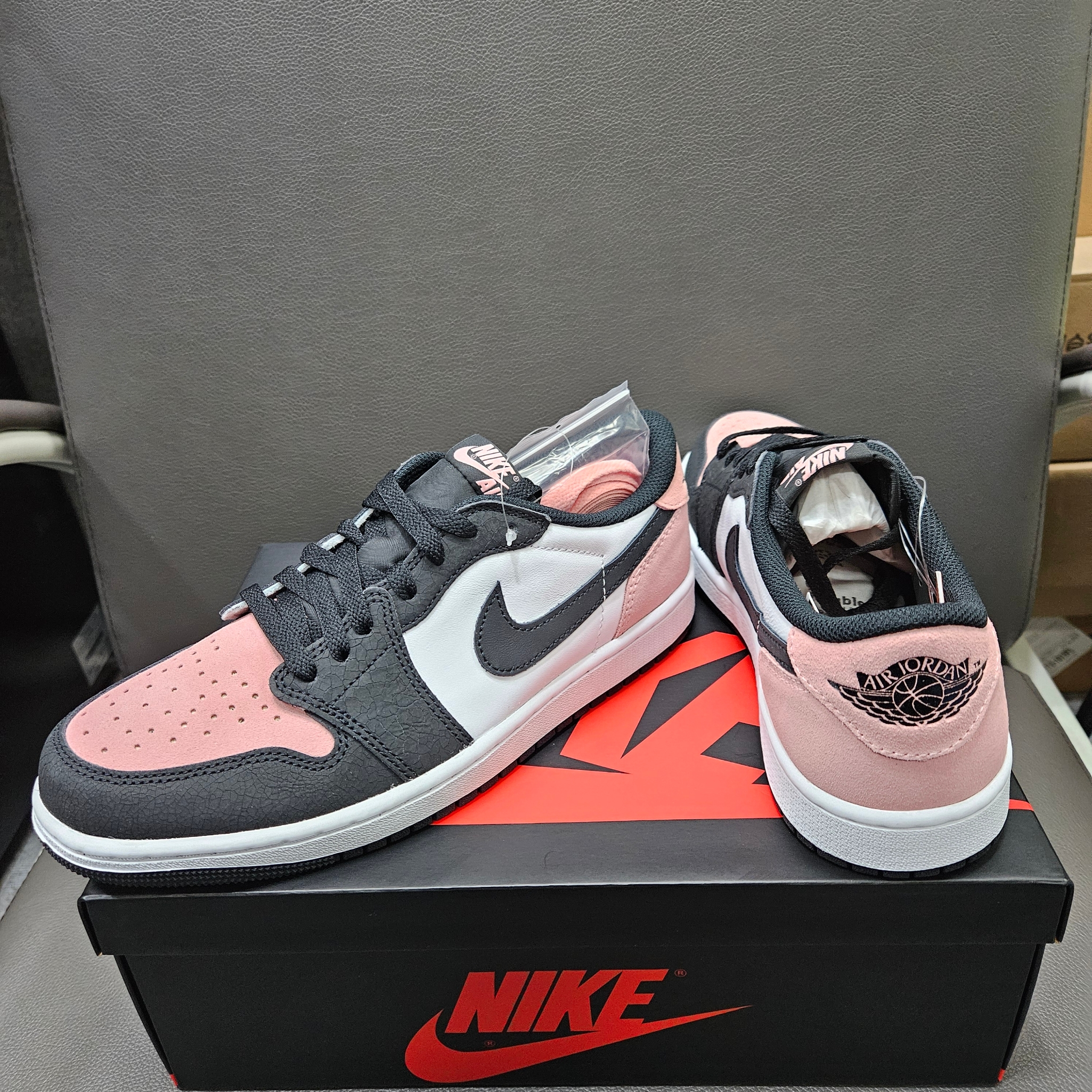 Jordan 1 Retro Low OG Bleached Coral 착용 스타일
