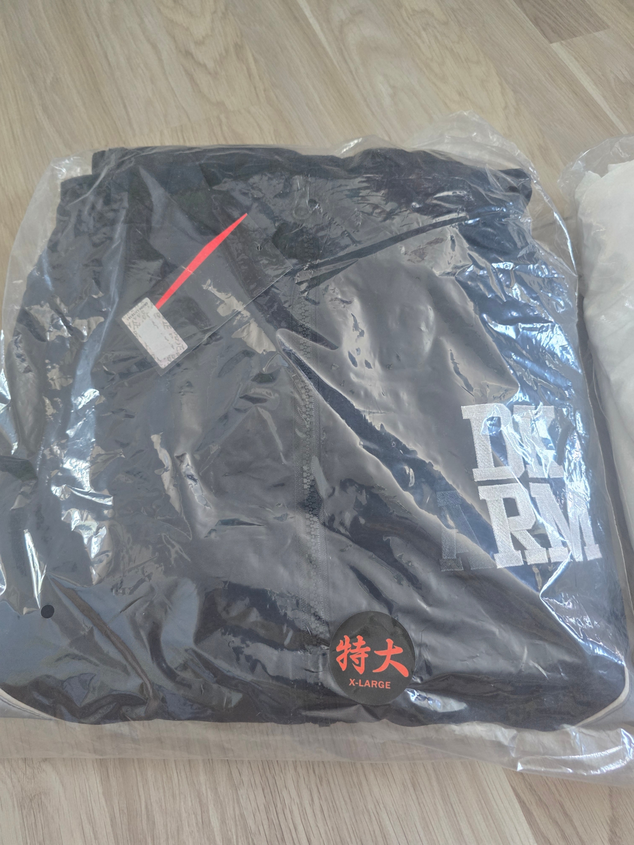 Darkr8m Studio IPFU Jacket Black 착용 스타일