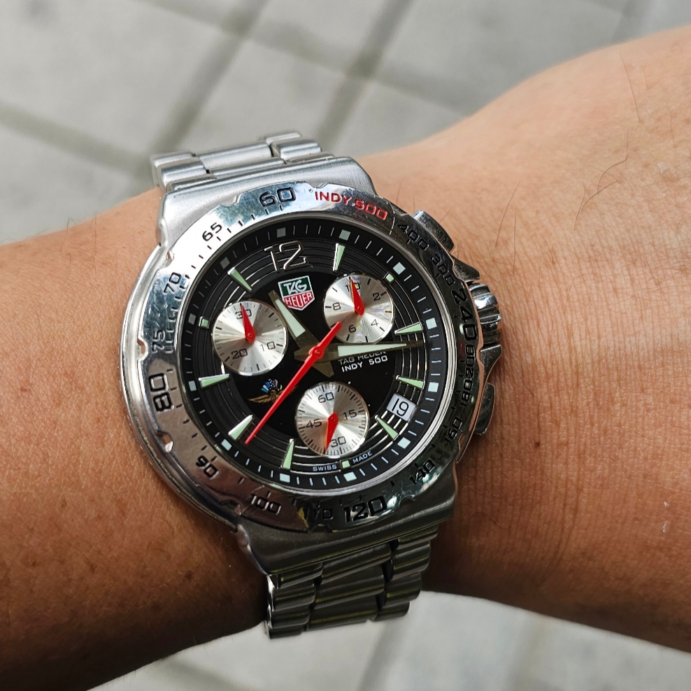 TAG Heuer Formula 1 Quartz Chronograph Steel Black 착용 스타일 - 1