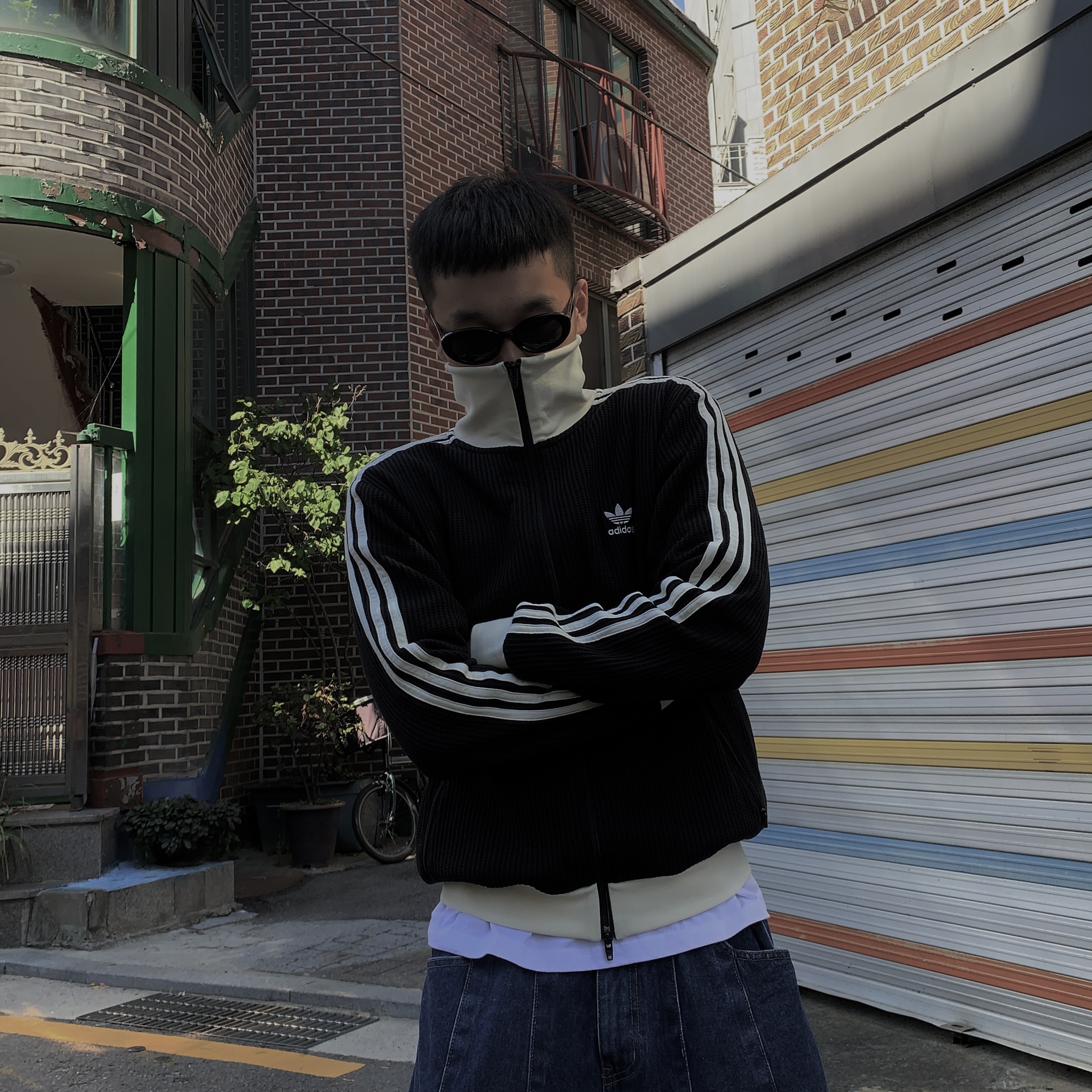 Asics Jog 100 2 Black, Adidas Waffle Beckenbauer Track Top Black - KR Sizing 착용 스타일 - 1