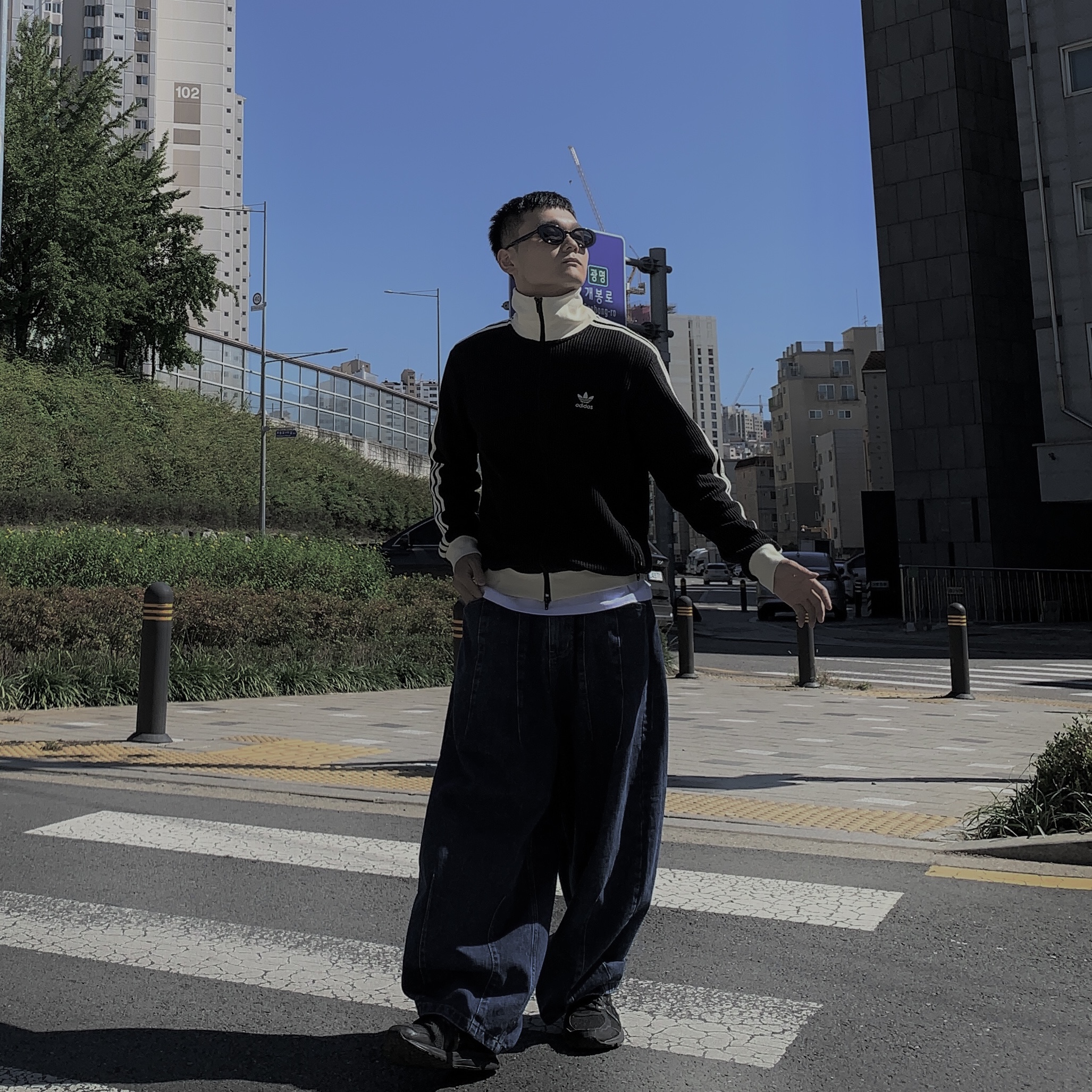 Asics Jog 100 2 Black, Adidas Waffle Beckenbauer Track Top Black - KR Sizing 착용 스타일 - 4