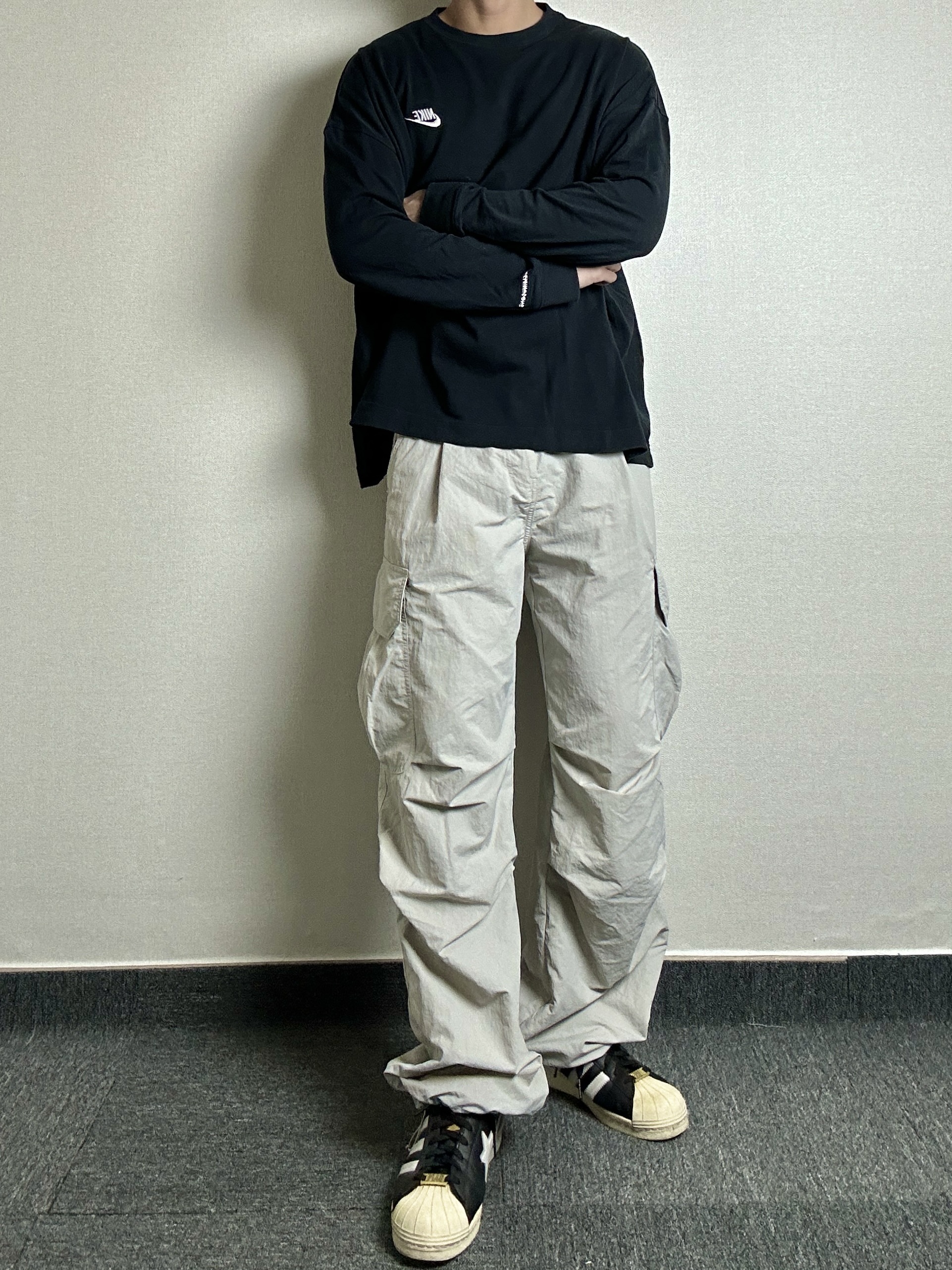 Nike x Peaceminusone LS T-Shirt Black (DR0098-010), Adidas x BAPE Superstar 80s Core Black Off White 착용 스타일 - 5