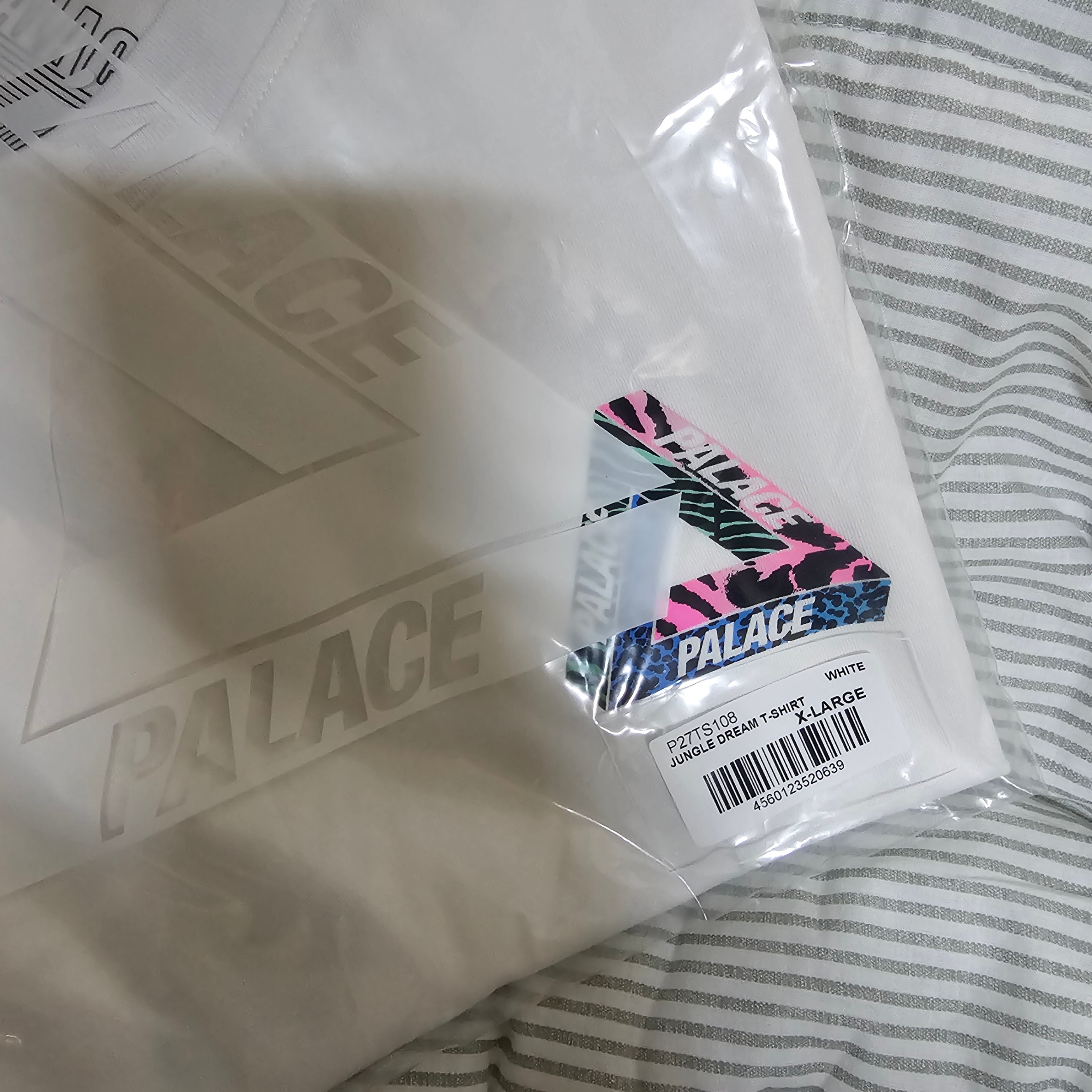Palace Jungle Dream T-Shirt White - 24FW 착용 스타일