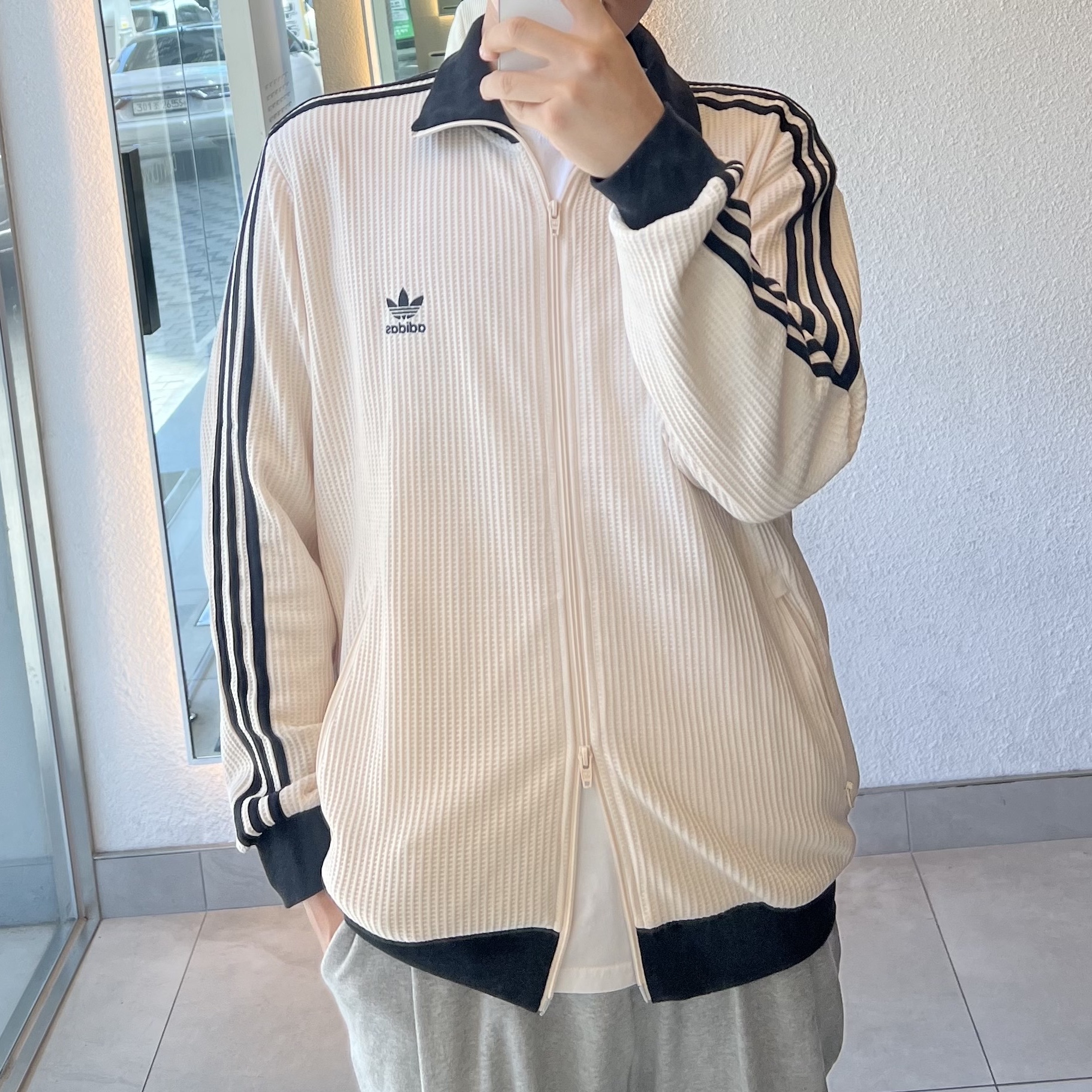 Adidas Waffle Beckenbauer Track Top Wonder White - KR Sizing, Onitsuka Tiger Mexico 66 Black White 착용 스타일 - 3