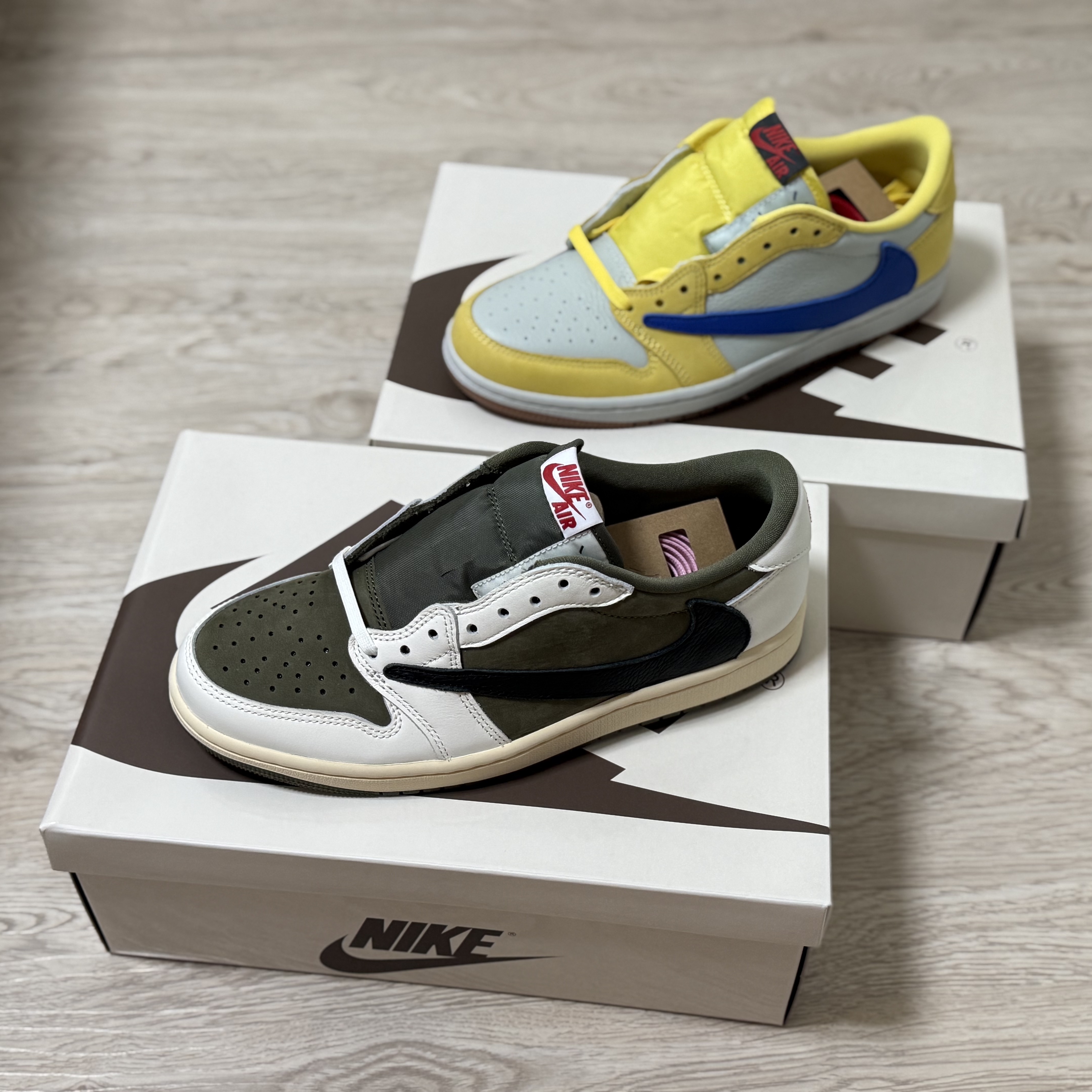 Jordan 1 x Travis Scott Retro Low OG SP Reverse Olive 착용 스타일 - 2