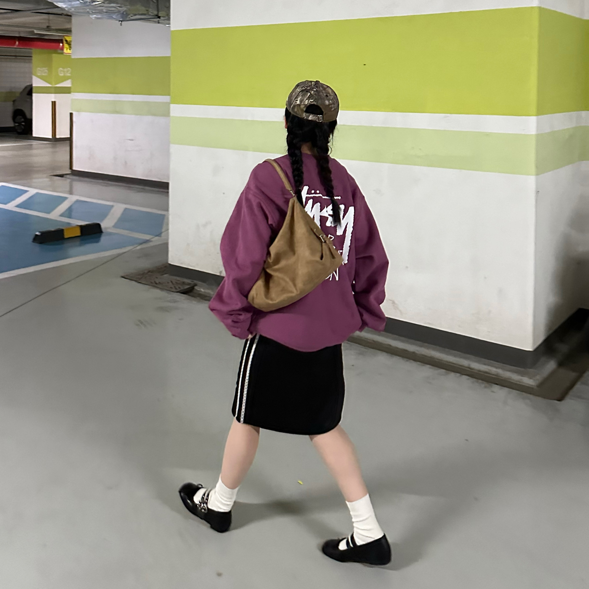 Stussy Stock DSM London Crew Berry 2024, Stussy Basic Stussy Crew Berry 2024 착용 스타일 - 3