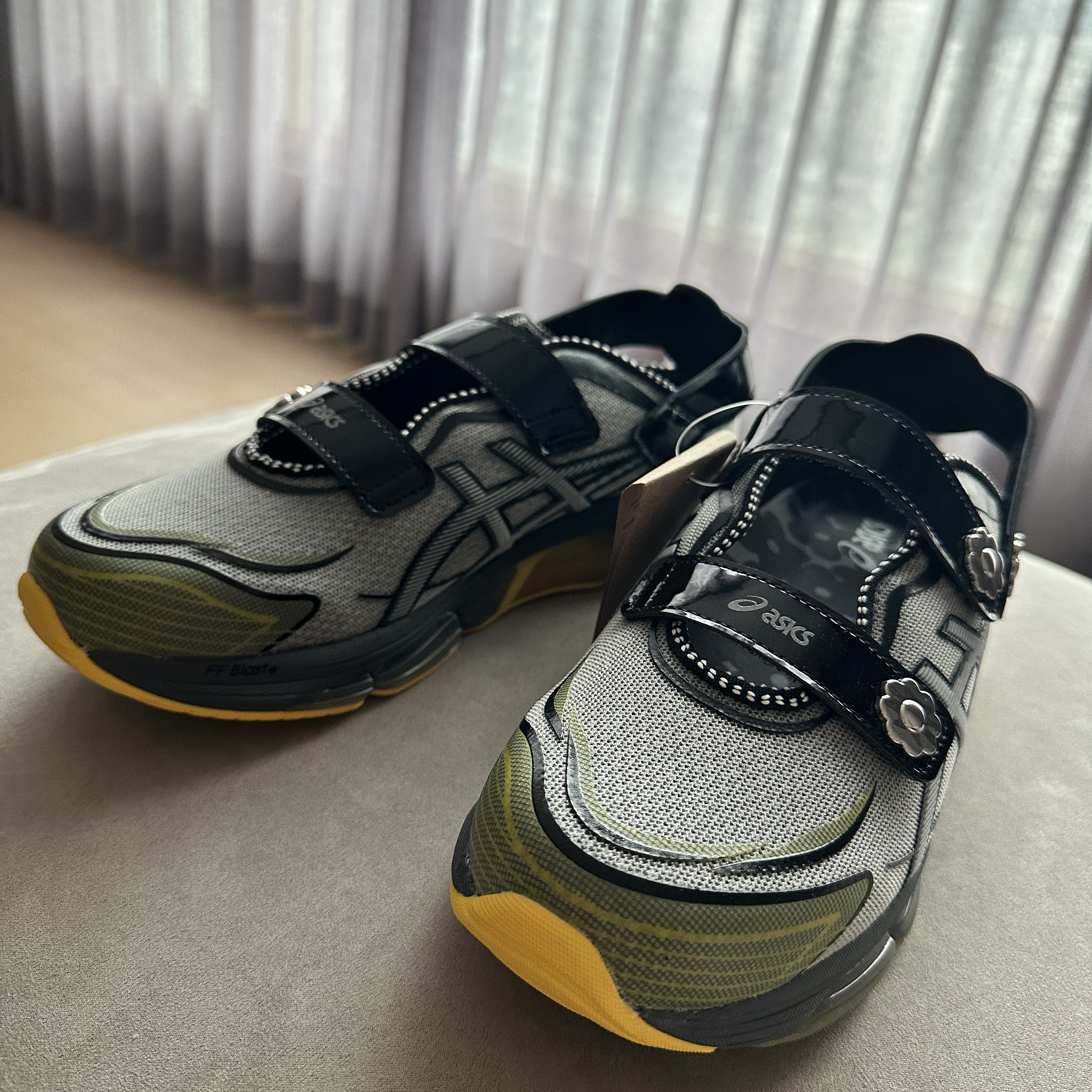 Asics x Cecilie Bahnsen Gel-Quantum 360 VIII Grey Yellow 착용 스타일