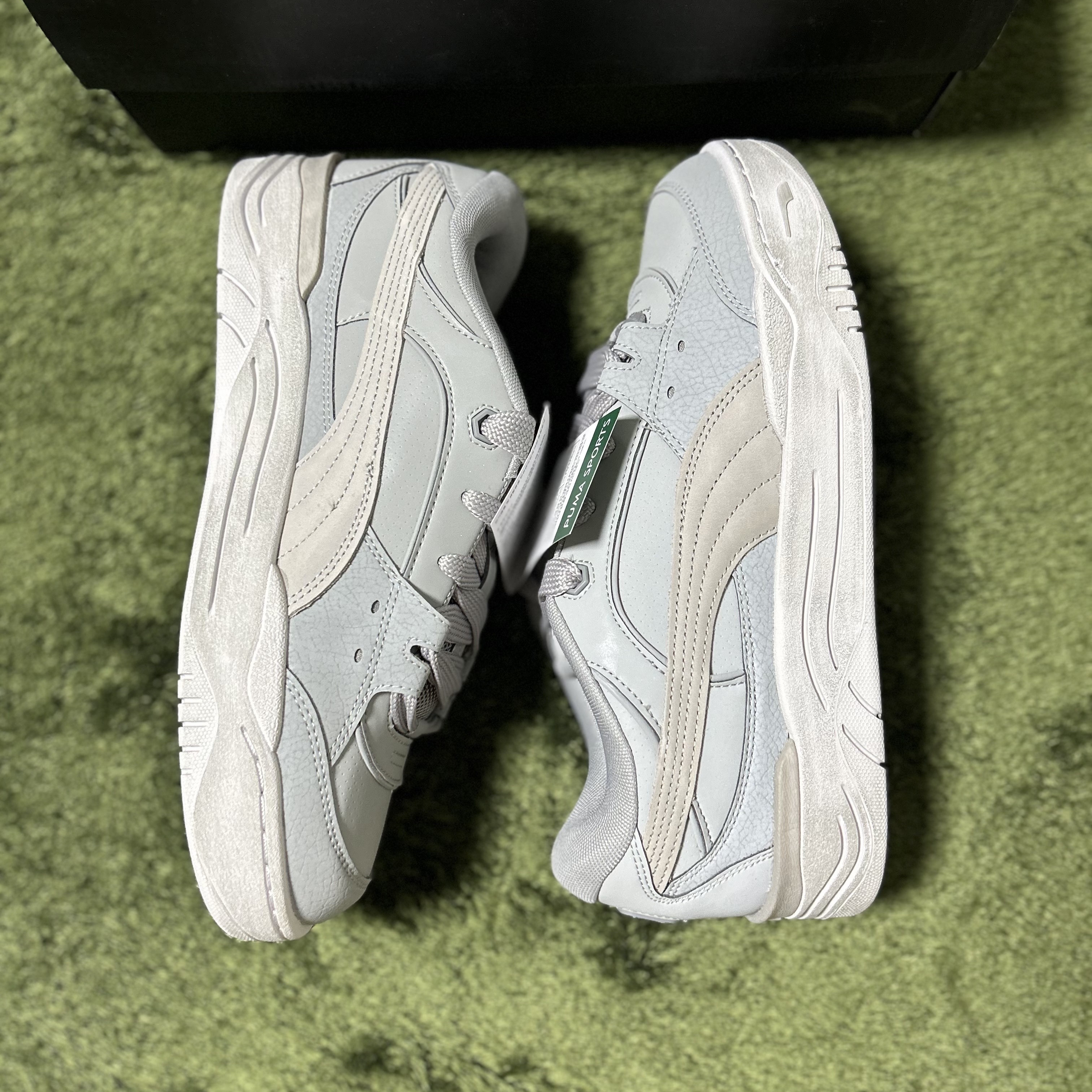 Puma 180 Reflective Smoke Gray Feather Gray 착용 스타일 - 6