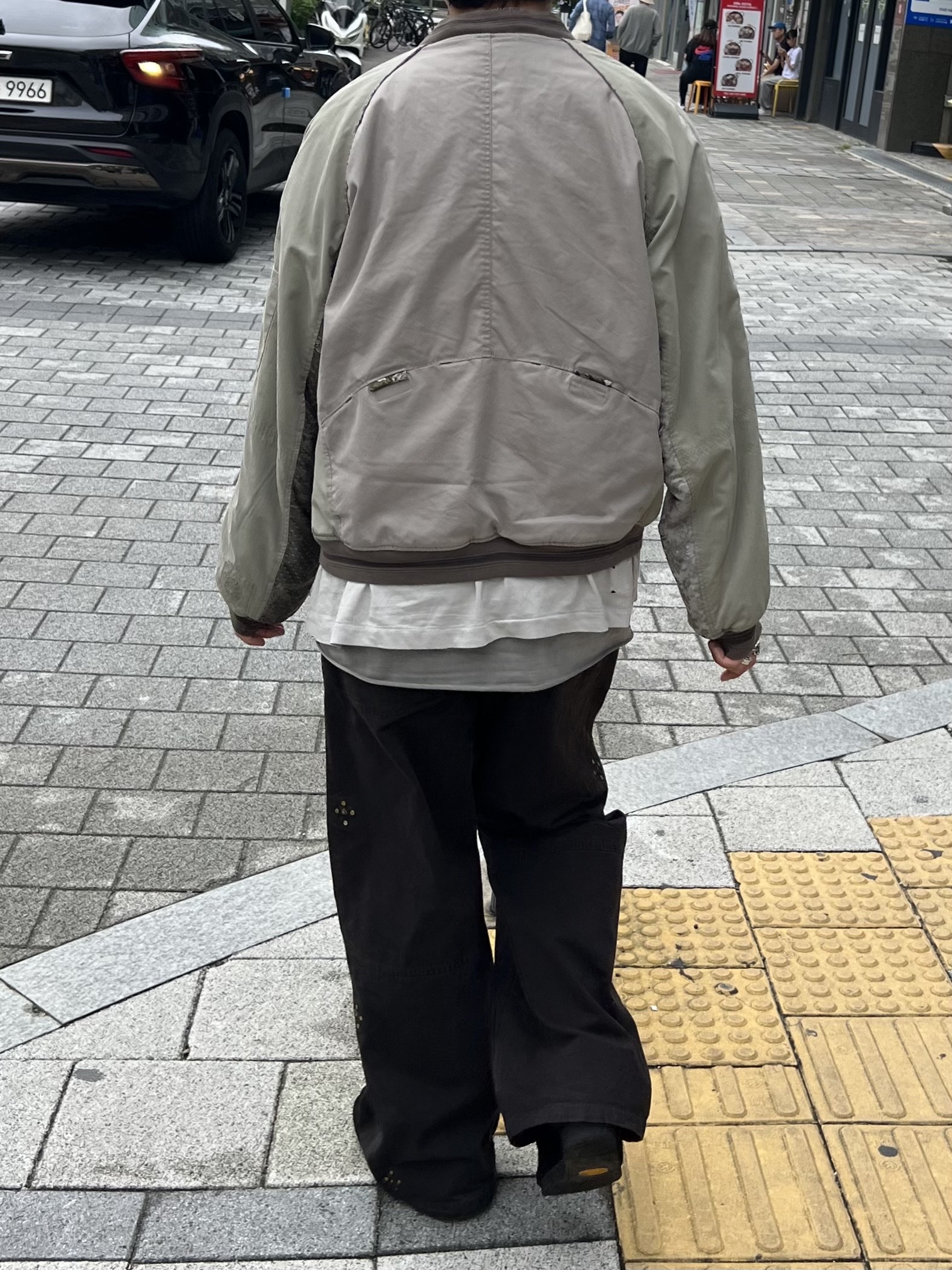 Polyteru Human Index Human Sleeveless Gray Beige, Polyteru x HANK Long Sleeve Blue Dog Vintage Gray - 24SS 착용 스타일 - 2
