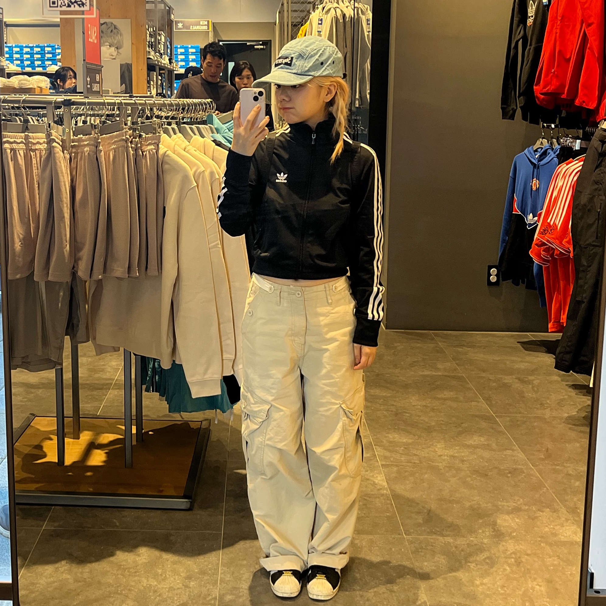 (W) Adidas Adicolor Classic Firebird Track Top Black - KR Sizing, Supreme Punched Denim Camp Cap Washed Indigo - 23FW 착용 스타일
