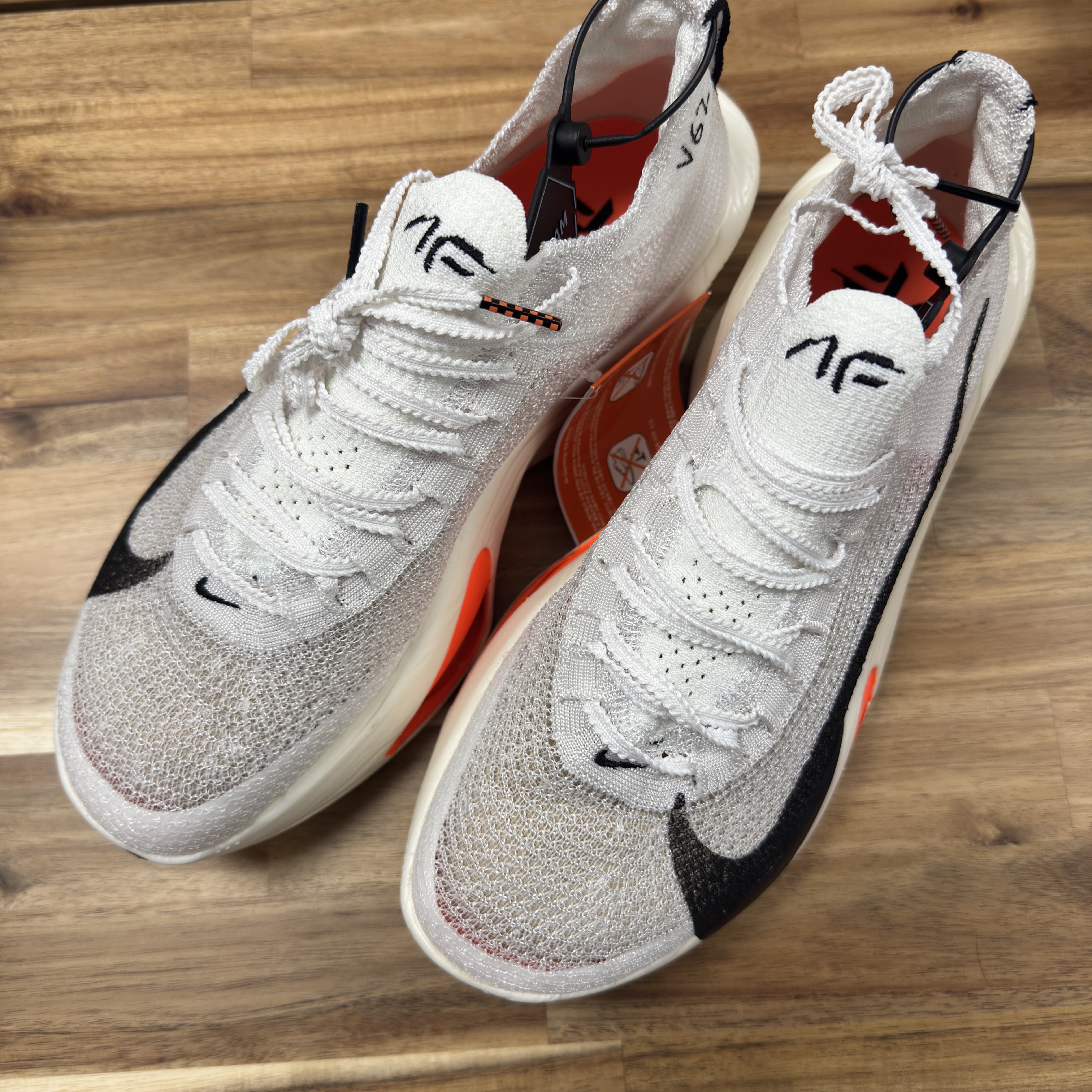 Nike Air Zoom Alphafly Next% 3 Proto White Total Orange 착용 스타일 - 1