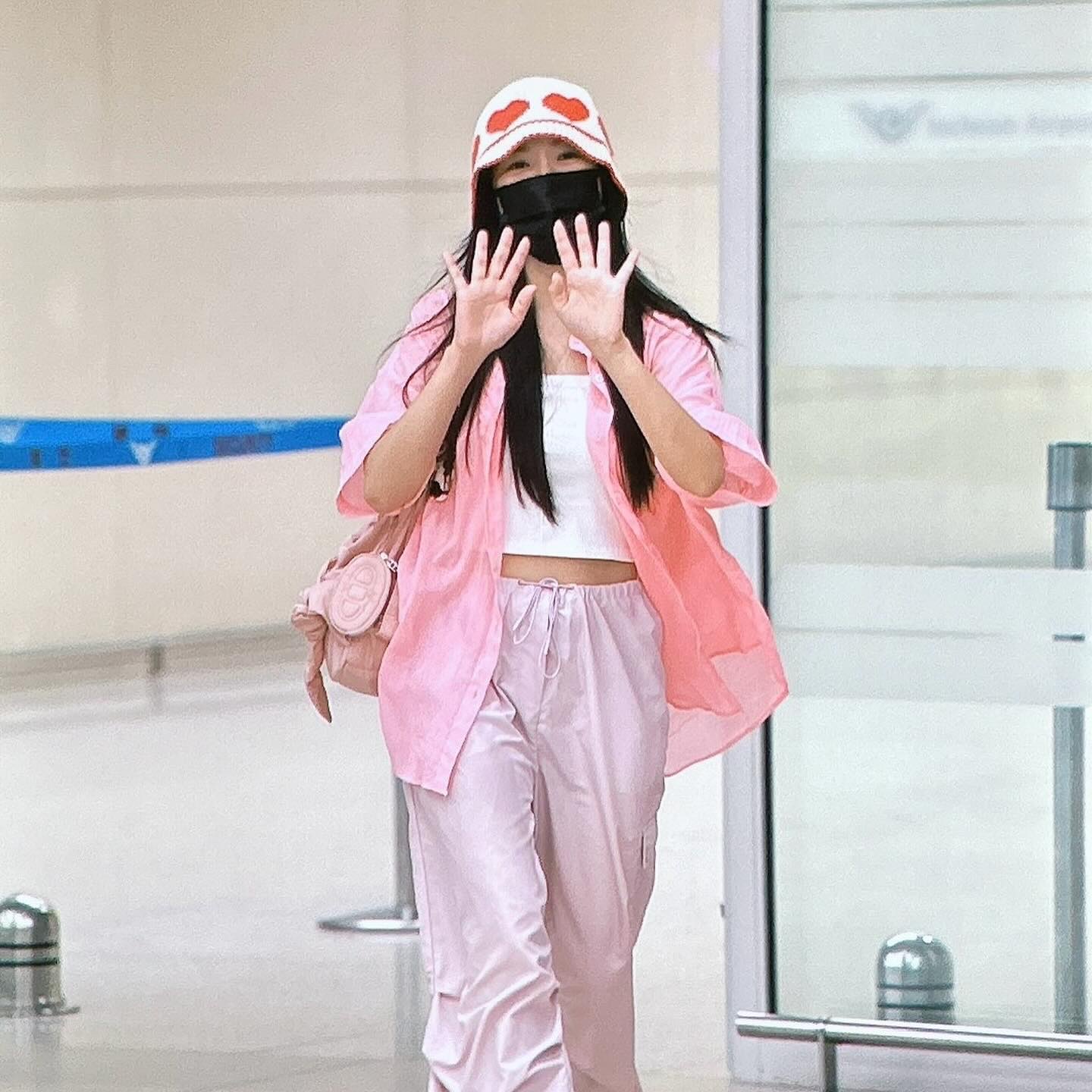 Athe Vanessabruno Ruban Backpack And Shoulder Bag Small Purple Pink 착용 스타일 - 2
