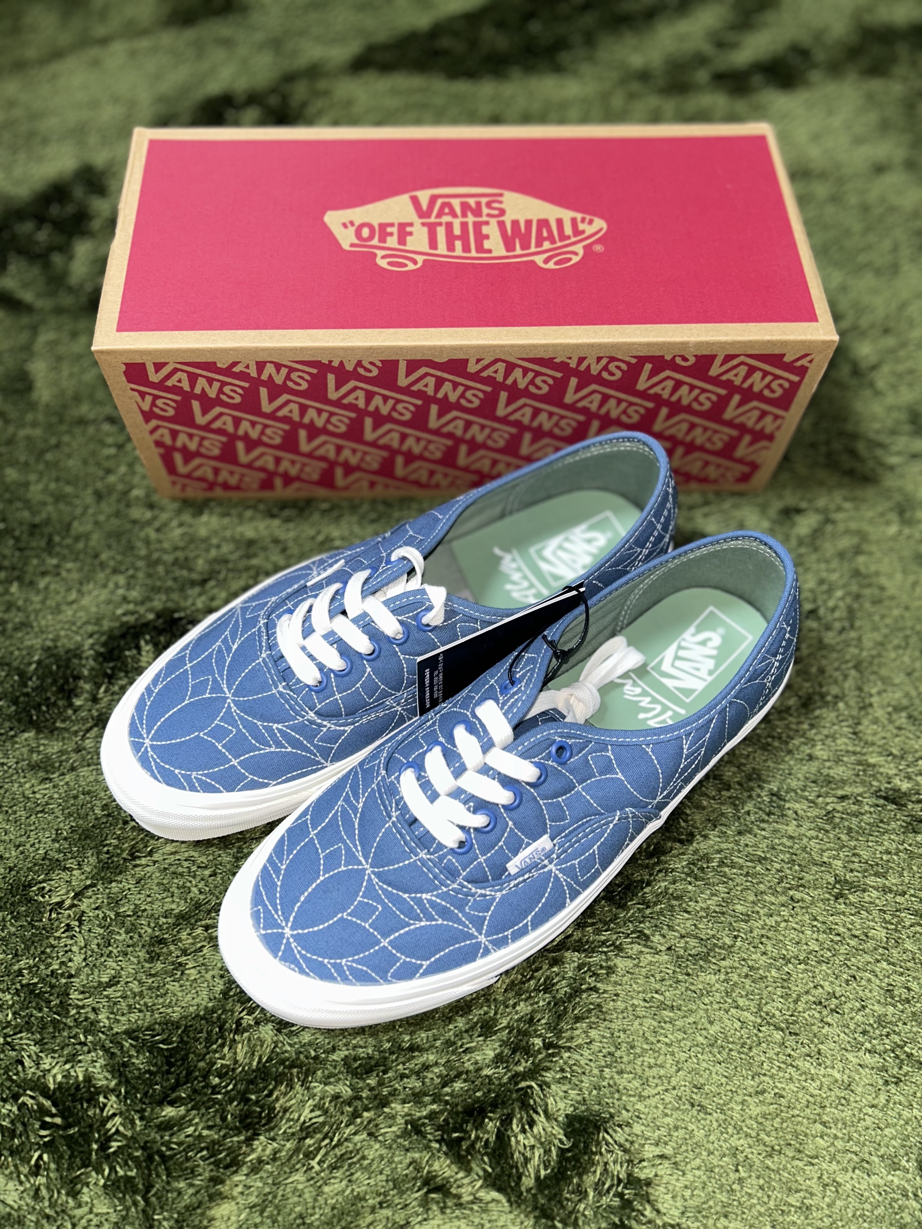 Vans x Alva Skates Authentic 44 DX Anaheim Factory Indigo Navy 착용 스타일 - 1