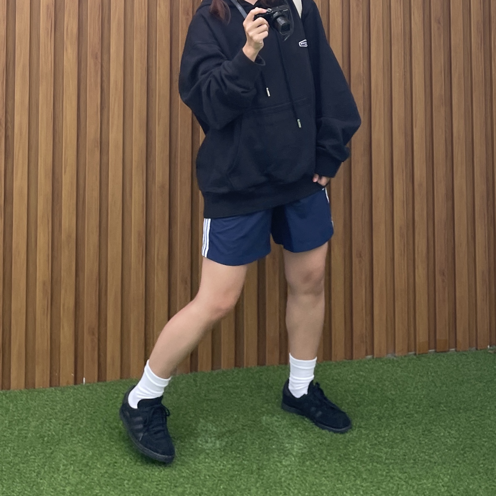 Wooyoungmi White Back Logo Hoodie Black - 22SS, Stussy Low Profile Big Basic Snapback Pink 착용 스타일 - 2
