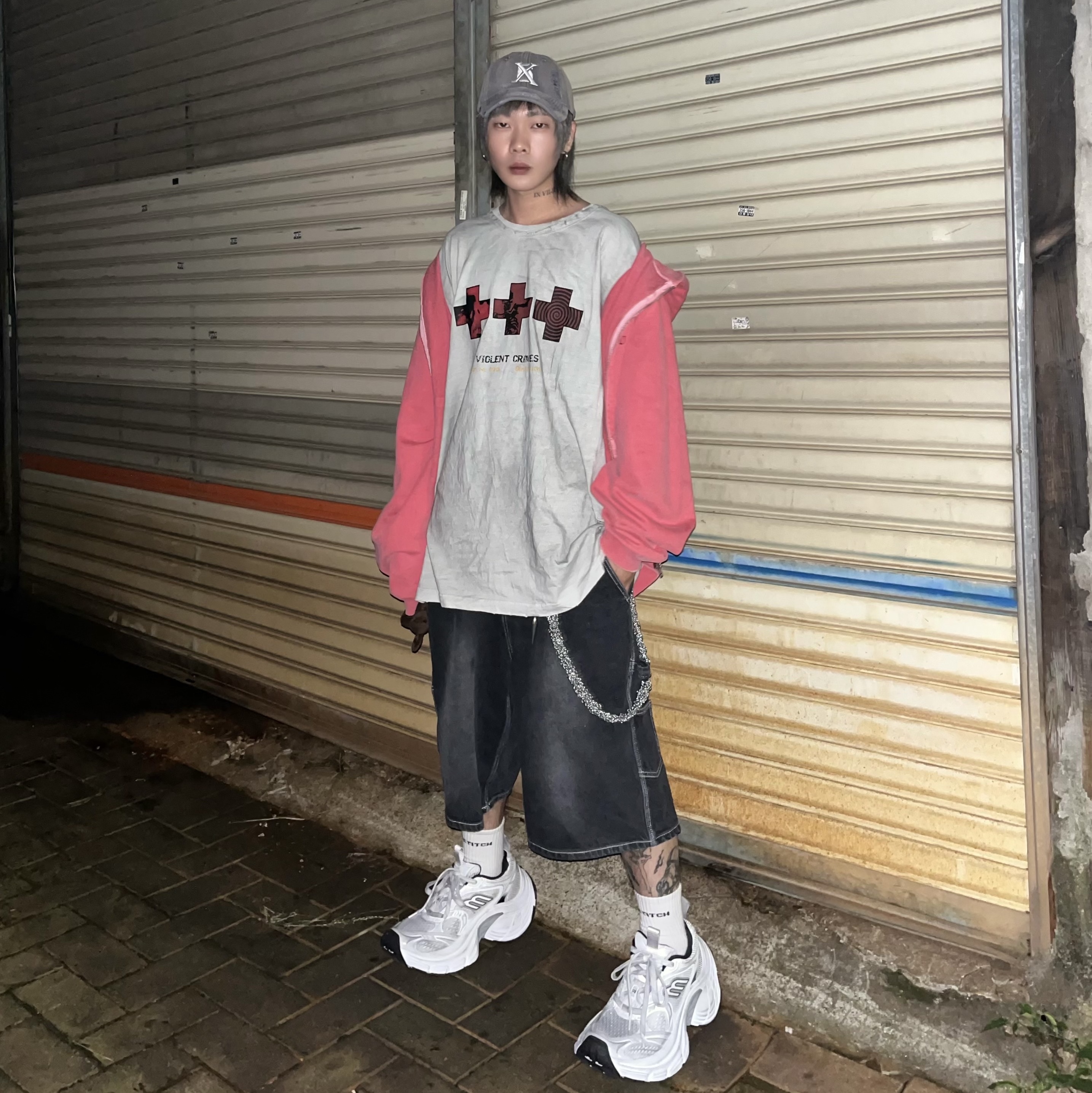 Balenciaga 10XL Sneakers White Grey Silver Black 착용 스타일 - 1