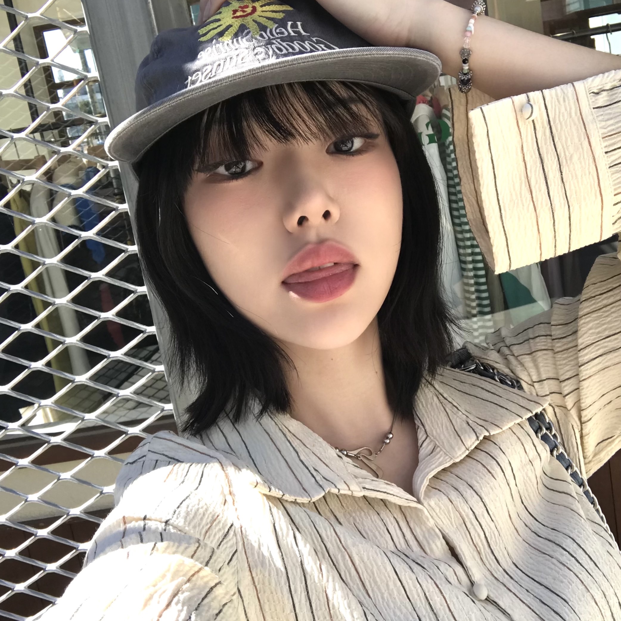 HS x Hank Relaxed Fit Cap Charcoal 착용 스타일 - 2