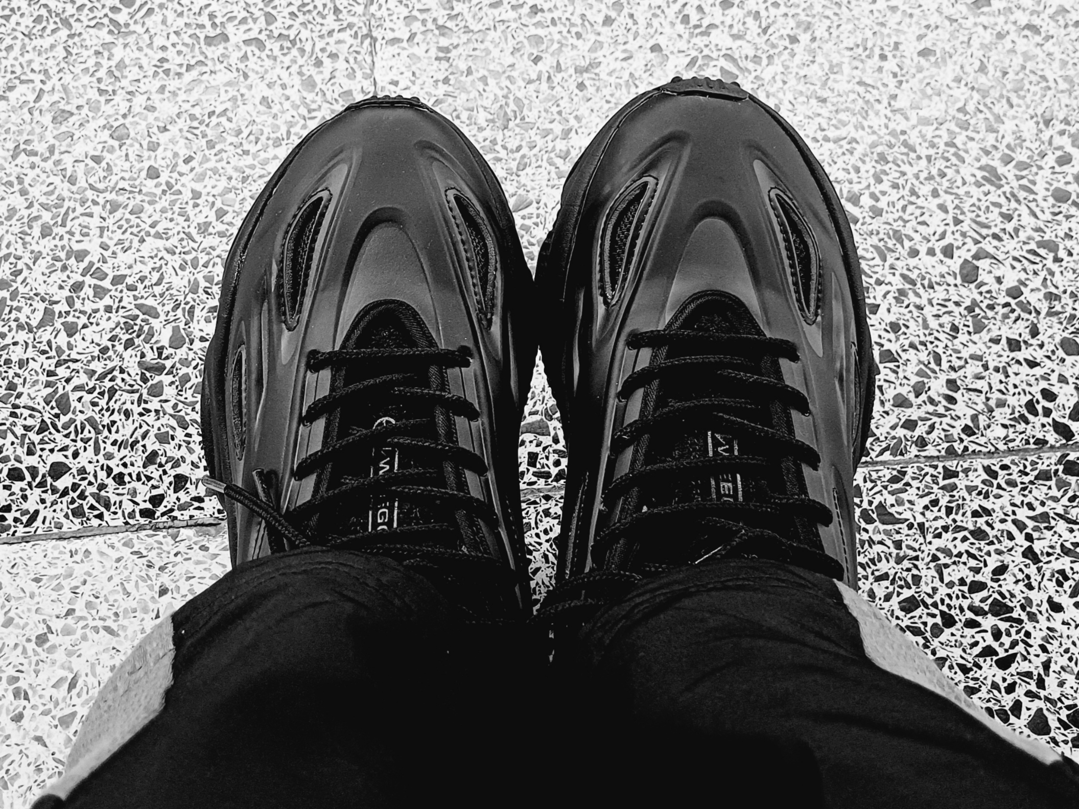Adidas Ozweego Celox Core Black 착용 스타일 - 1