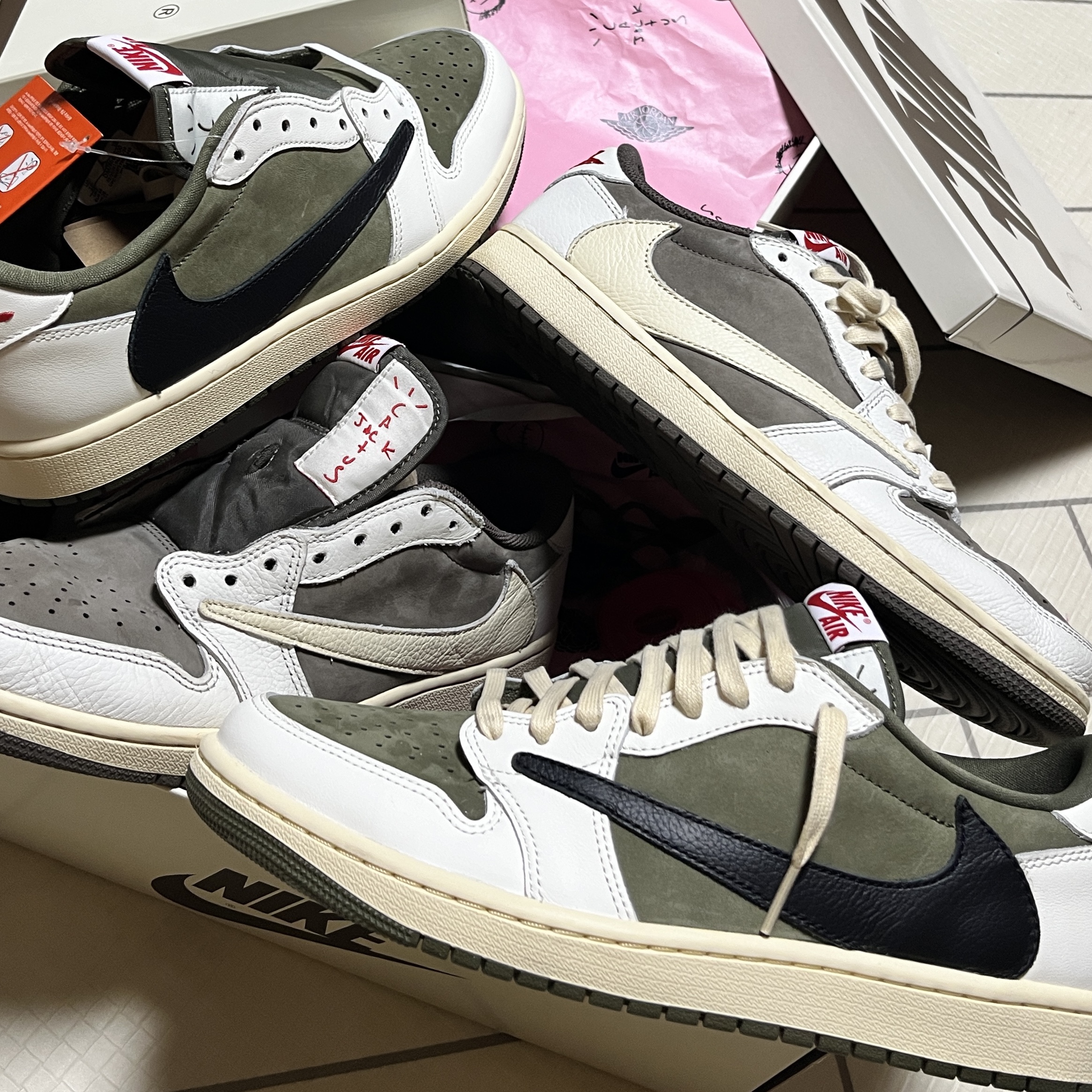 Jordan 1 x Travis Scott Retro Low OG SP Sail and Ridgerock, Jordan 1 x Travis Scott Retro Low OG SP Reverse Olive 착용 스타일 - 5