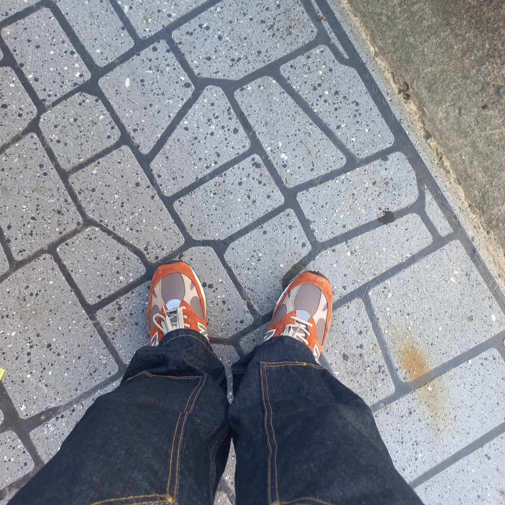 New Balance 991 Made in UK Sequoia Falcon, Carhartt WIP Nash Loose Fit Double Knee Pants Blue Rinsed 착용 스타일
