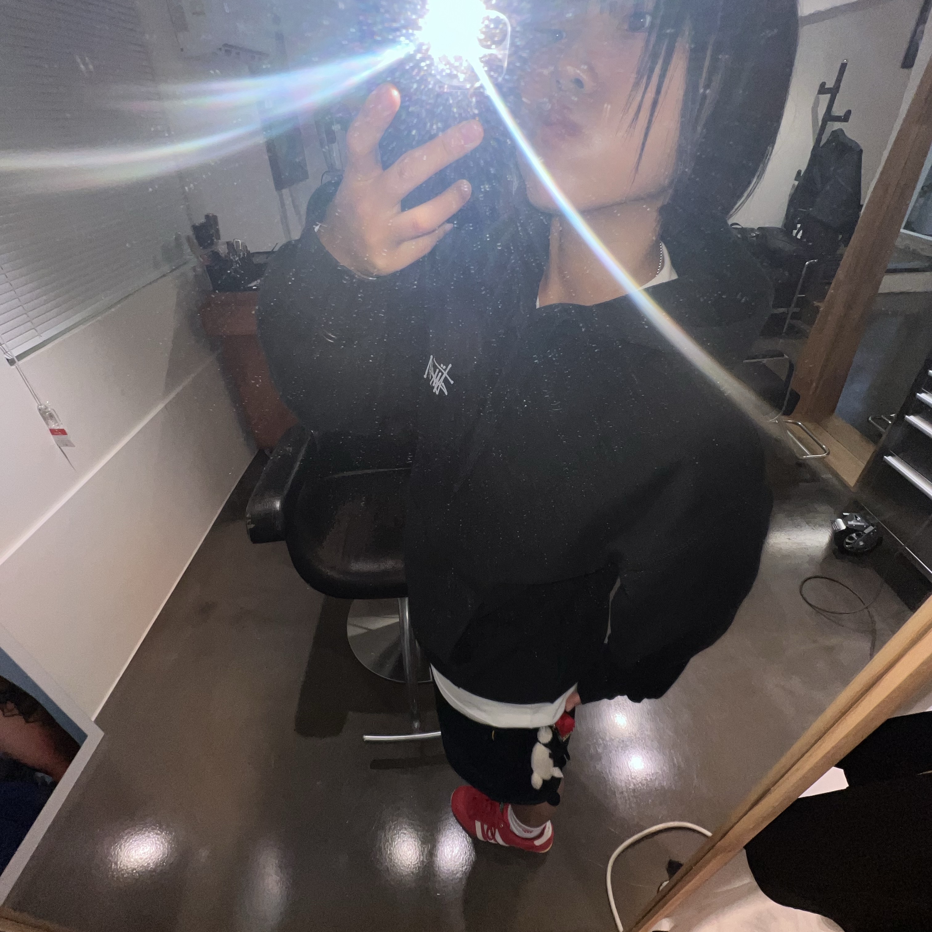 Stussy California Grown Hoodie Black, Stussy Denim Big OL' Shorts Rinsed Indigo 착용 스타일 - 2