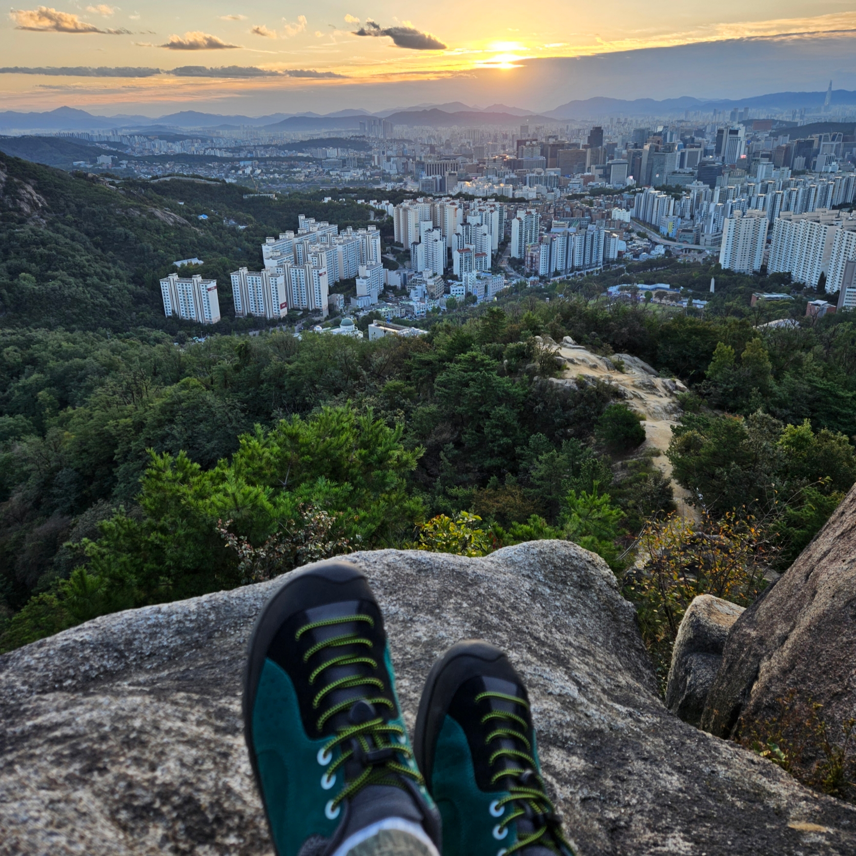 Keen Jasper Rocks Sneakers Aventurine Evening Primrose 착용 스타일 - 2