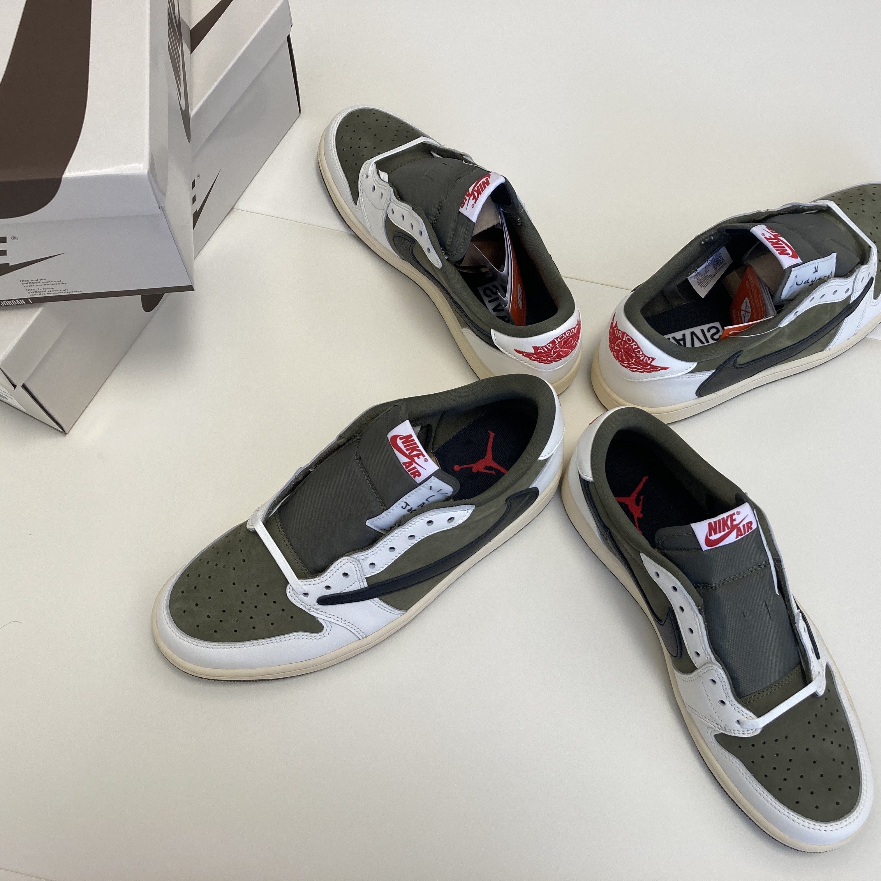 Jordan 1 x Travis Scott Retro Low OG SP Reverse Olive 착용 스타일