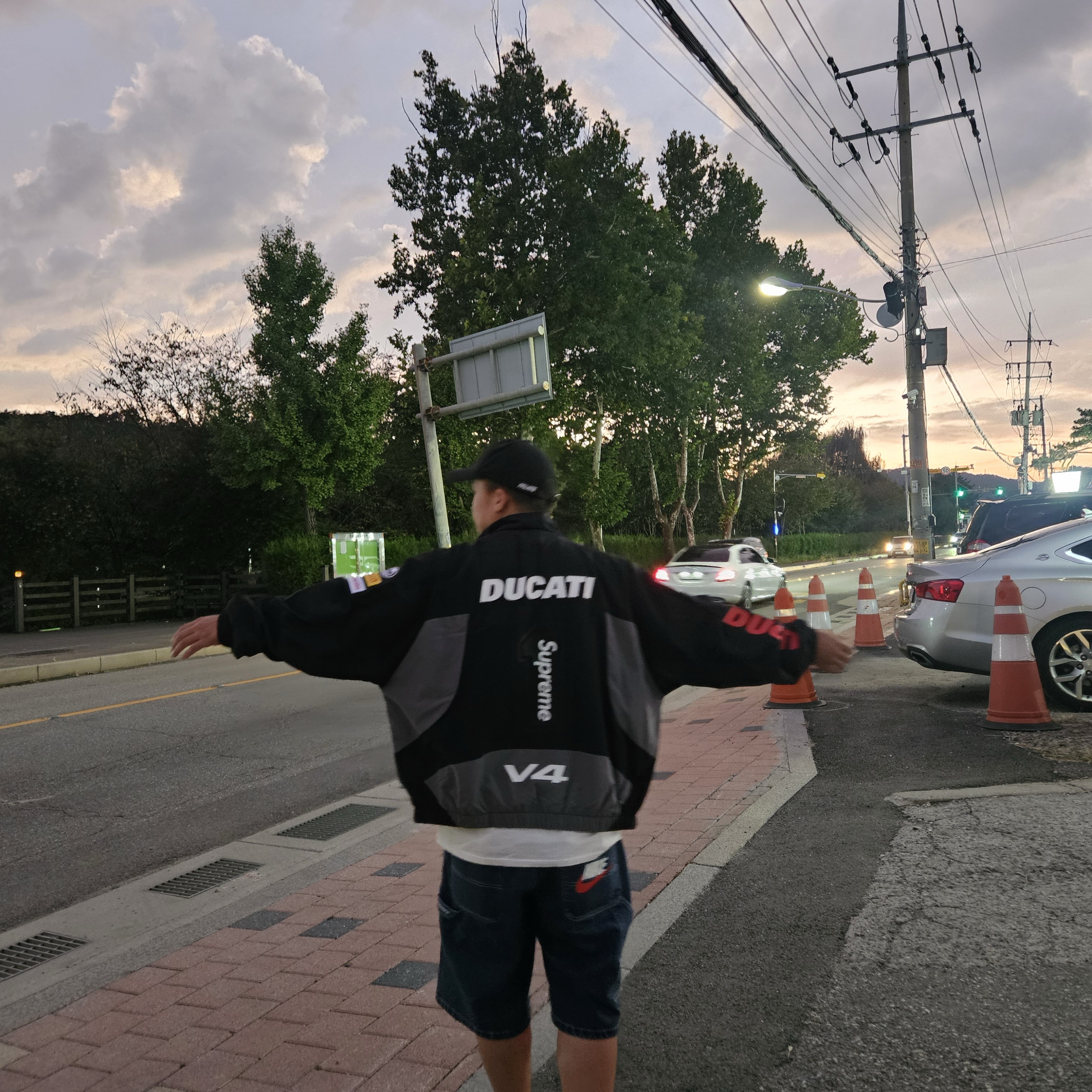 Supreme x Ducati Track Jacket Black - 24SS, Palace P 6-Panel Black - 24FW 착용 스타일 - 2