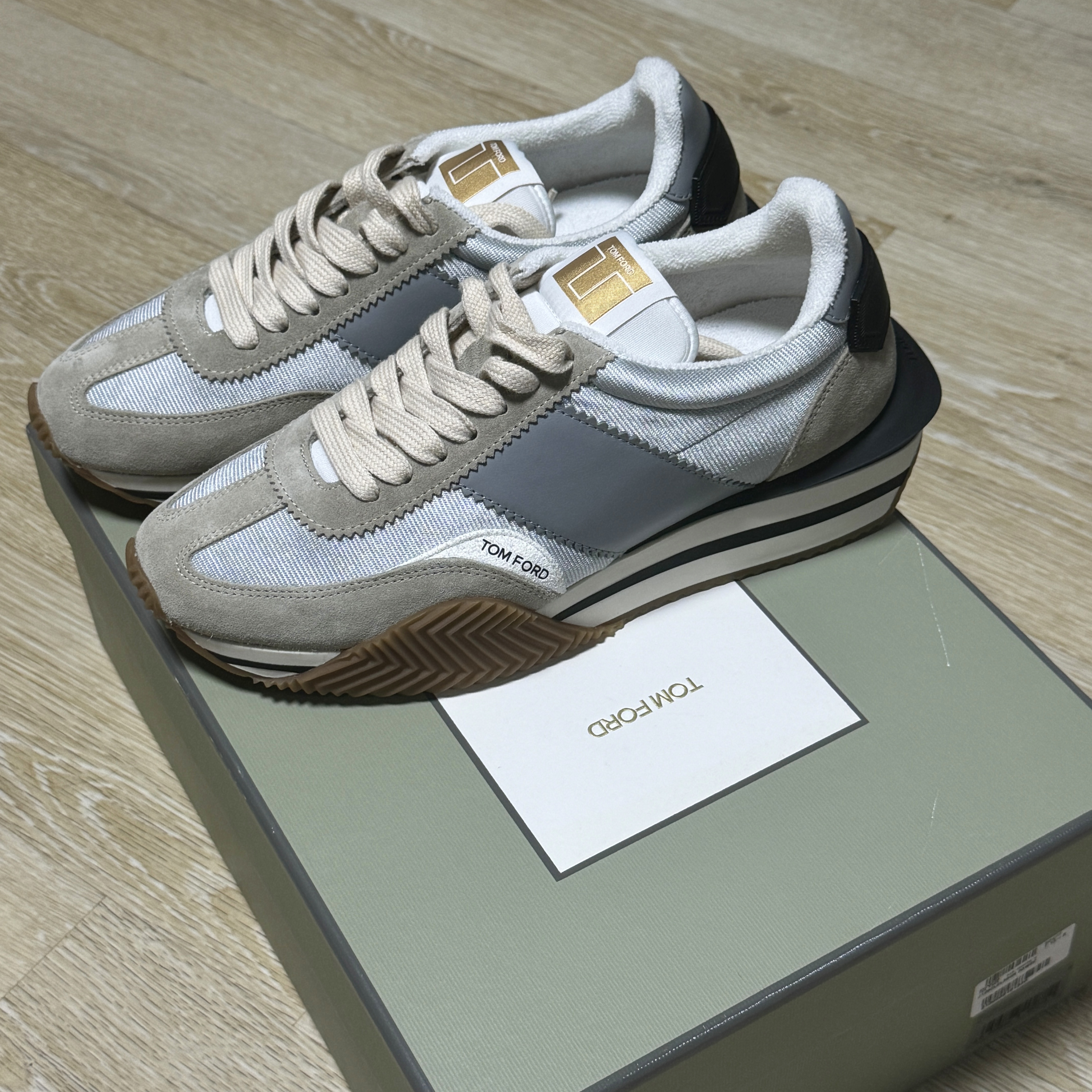 Tom Ford Suede James Sneakers Grey 착용 스타일