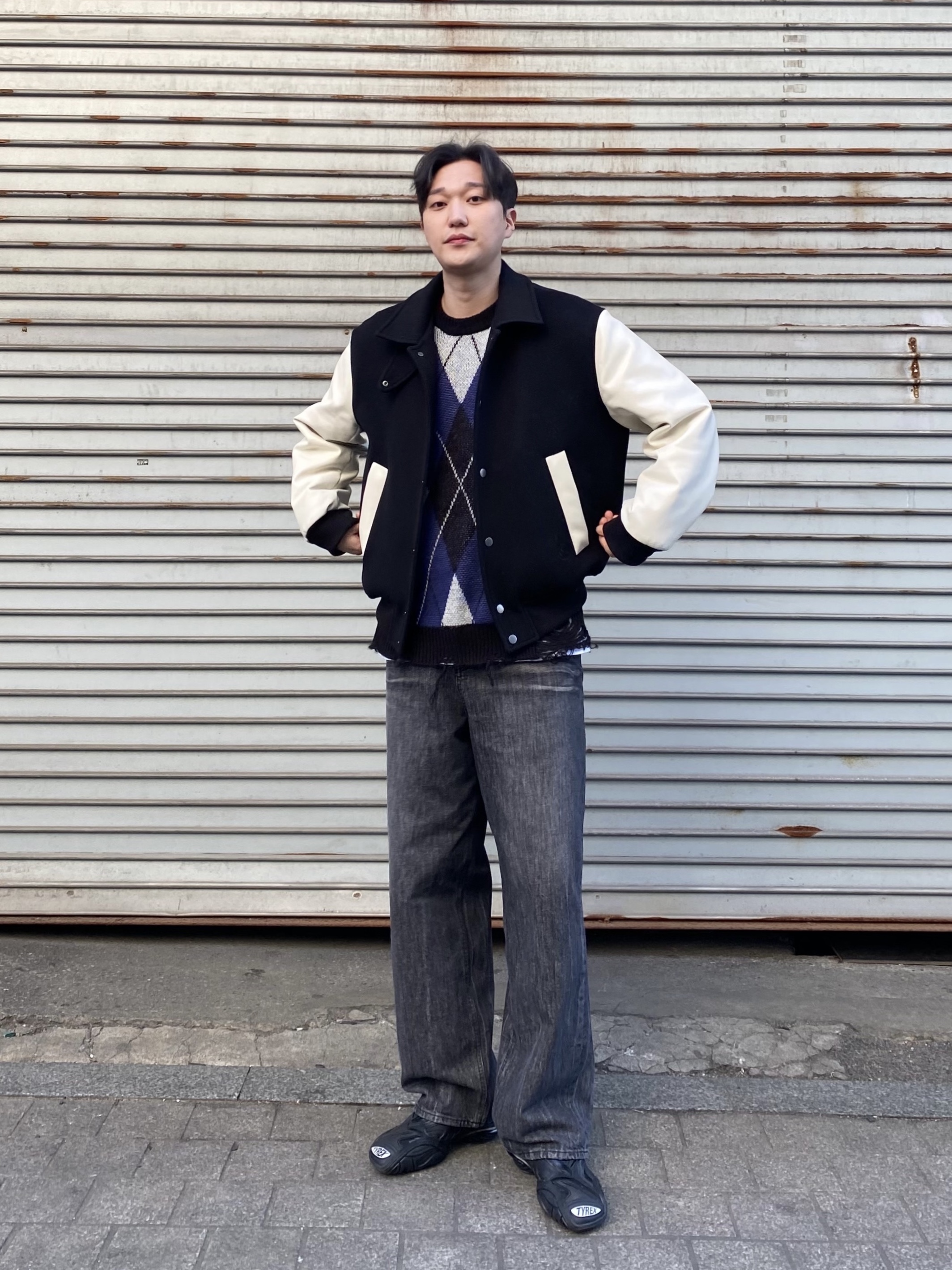 Balenciaga Tyrex Sneakers Black 착용 스타일 - 2