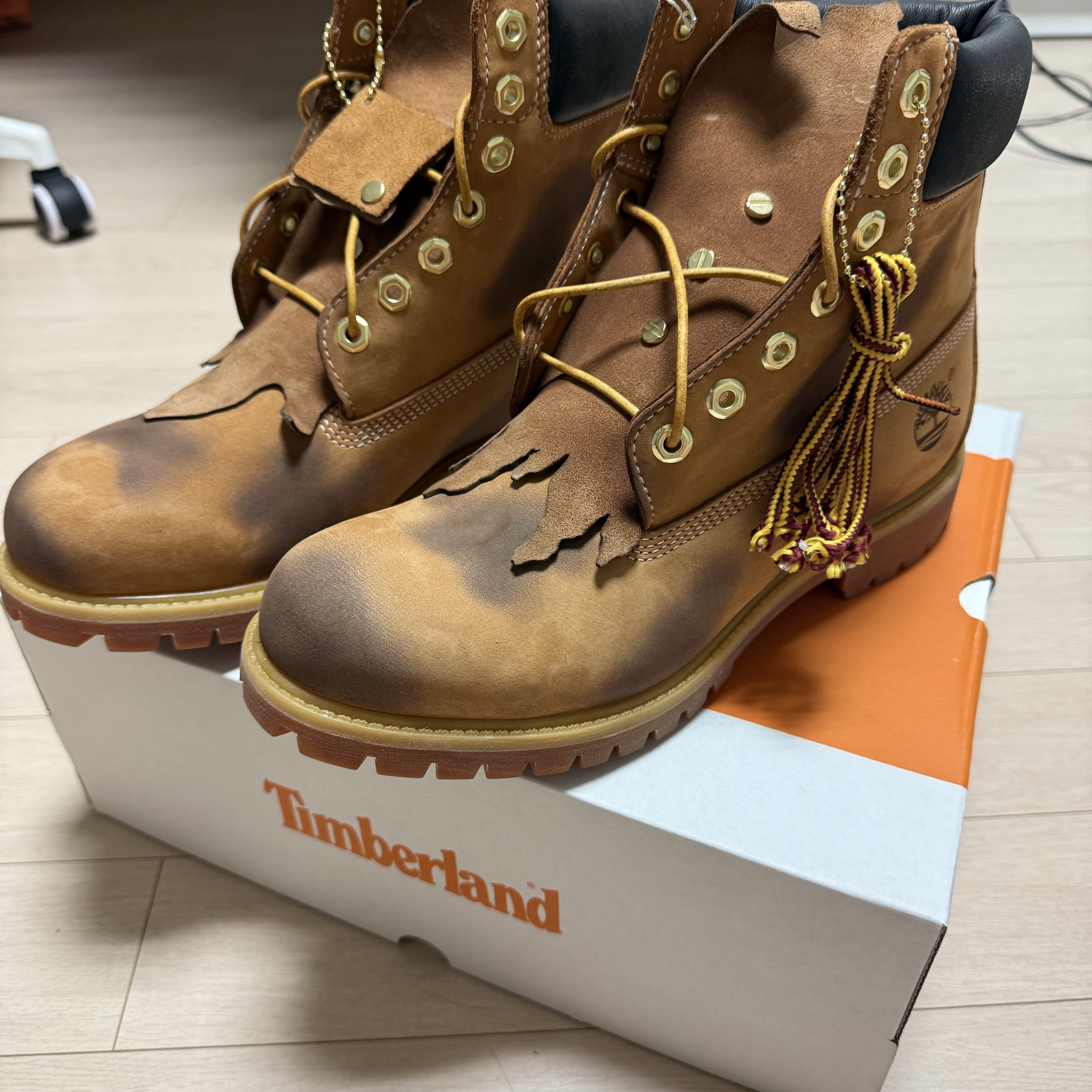 Timberland x Surgery 6 inch Boot Yellow - Wide 착용 스타일