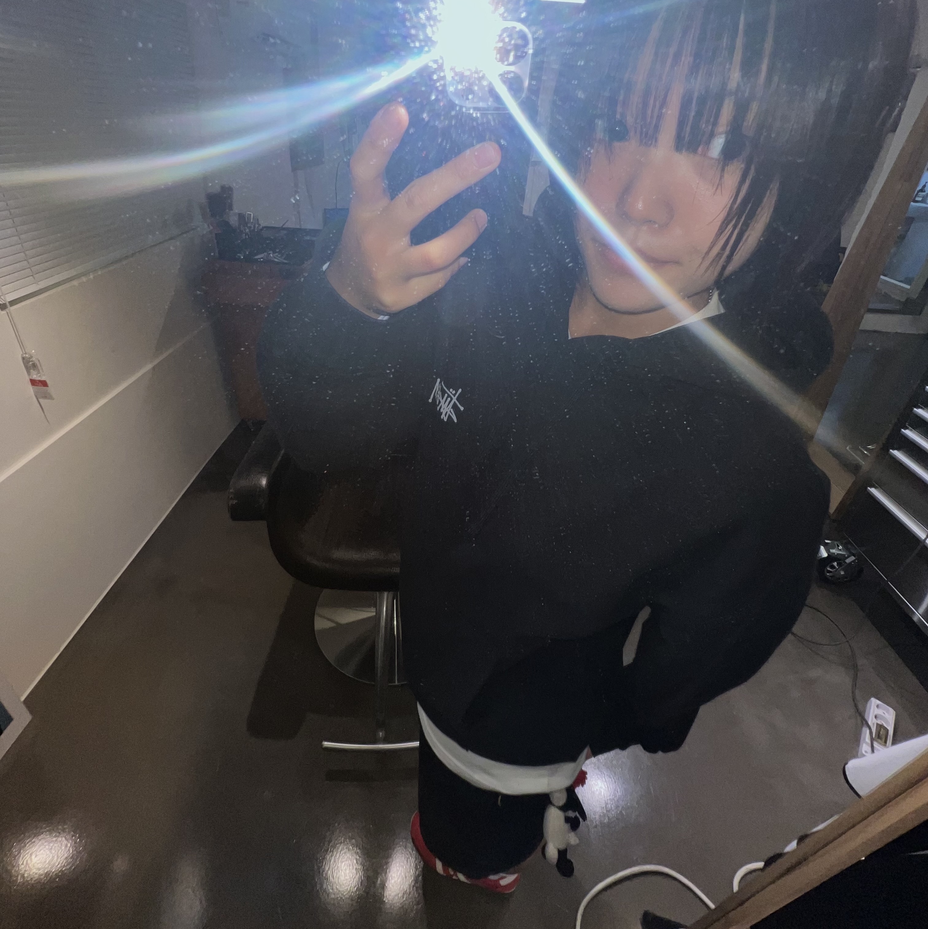Stussy California Grown Hoodie Black, Stussy Denim Big OL' Shorts Rinsed Indigo 착용 스타일 - 1