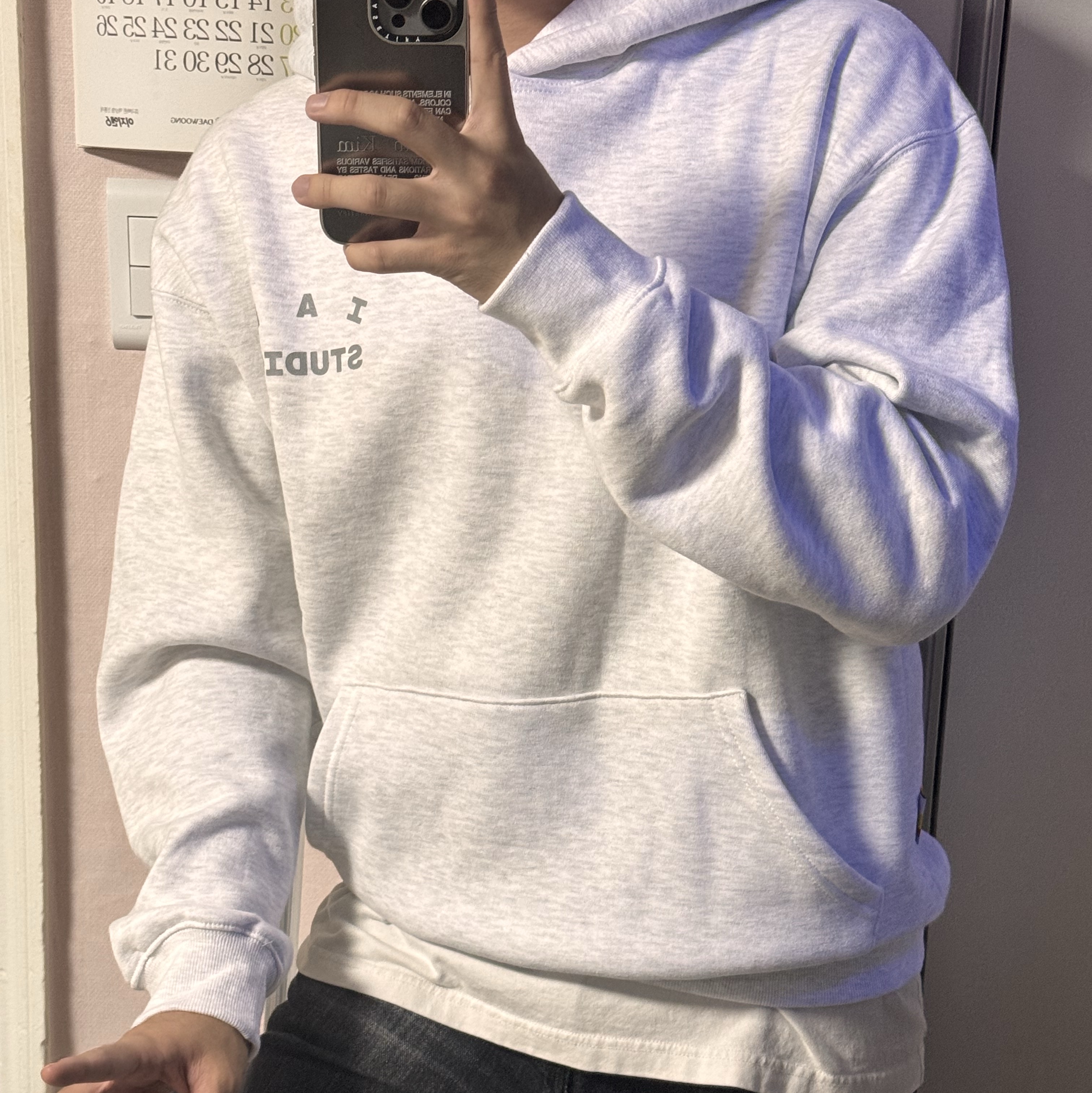 IAB Studio Hoodie Light Gray, Casetify x Matin Kim iPhone Letter Magsafe Mirror Case Silver 착용 스타일 - 1