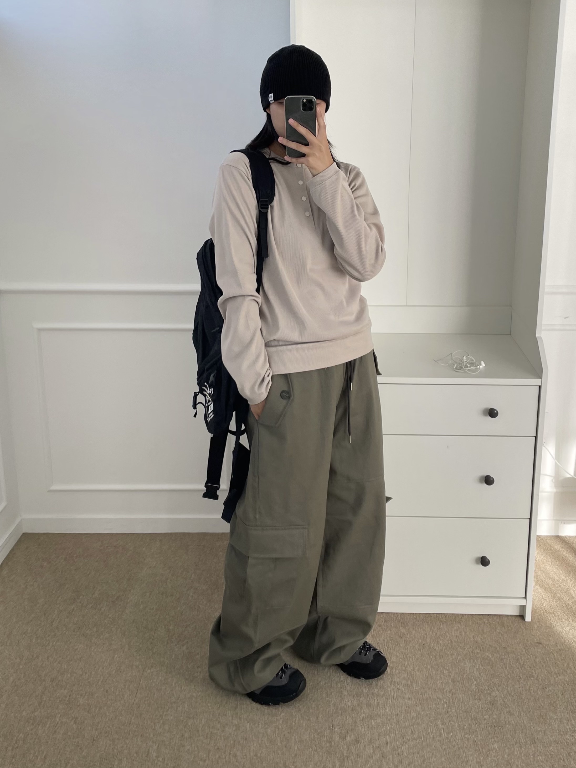Palace x Gap Backpack Black - 24SS 착용 스타일 - 2