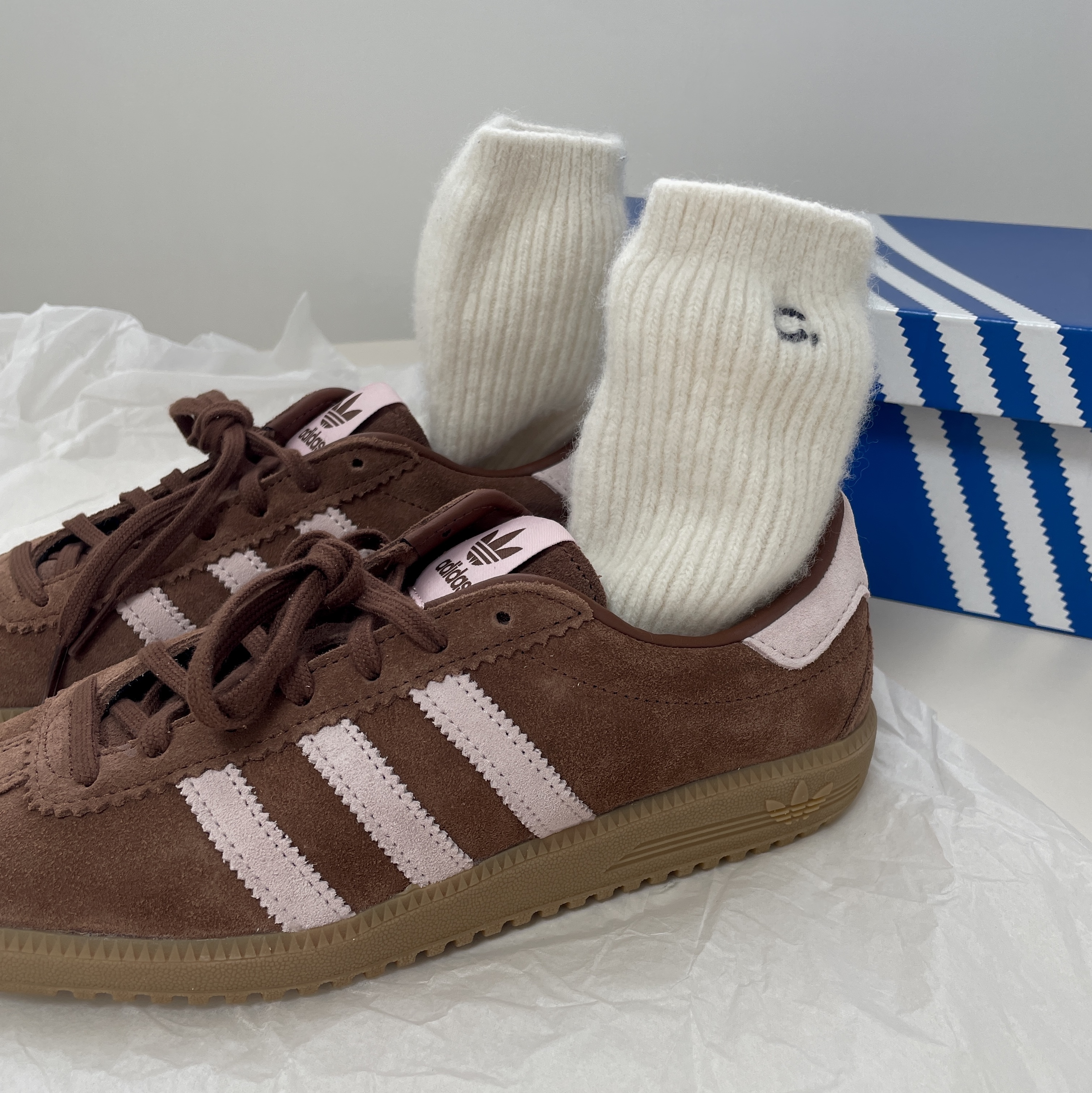 (W) Adidas Bermuda Preloved Brown 착용 스타일 - 2