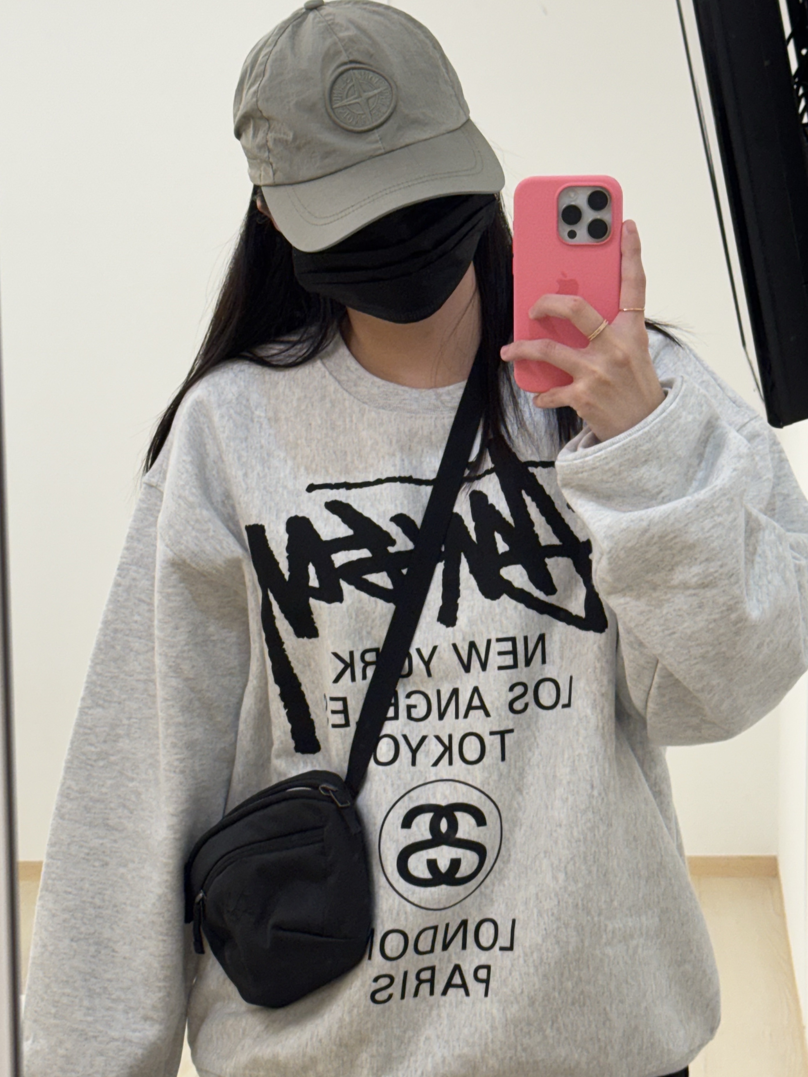 Stone Island 99576 Nylon Metal 6-Panel Cap Ecru - 24SS, Stussy World Tour Crew Ash Heather 2024 착용 스타일