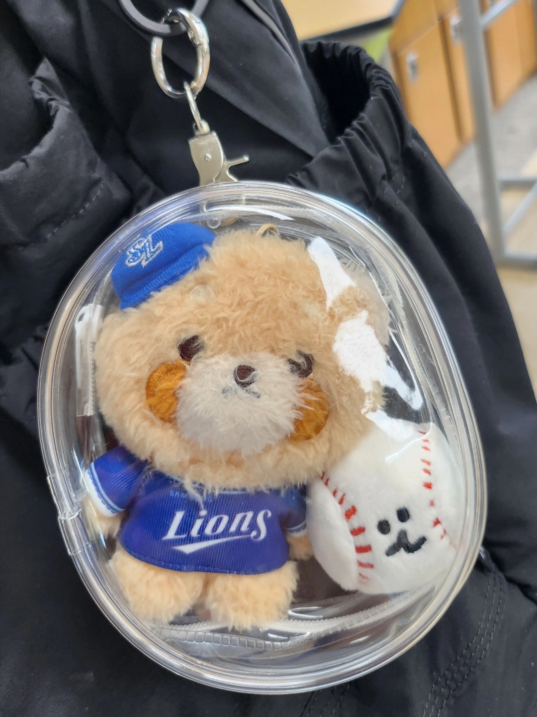 Lessey & Friends x KBO The Strongest Lessey Stuffed Toy Keyring Samsung Lions 착용 스타일