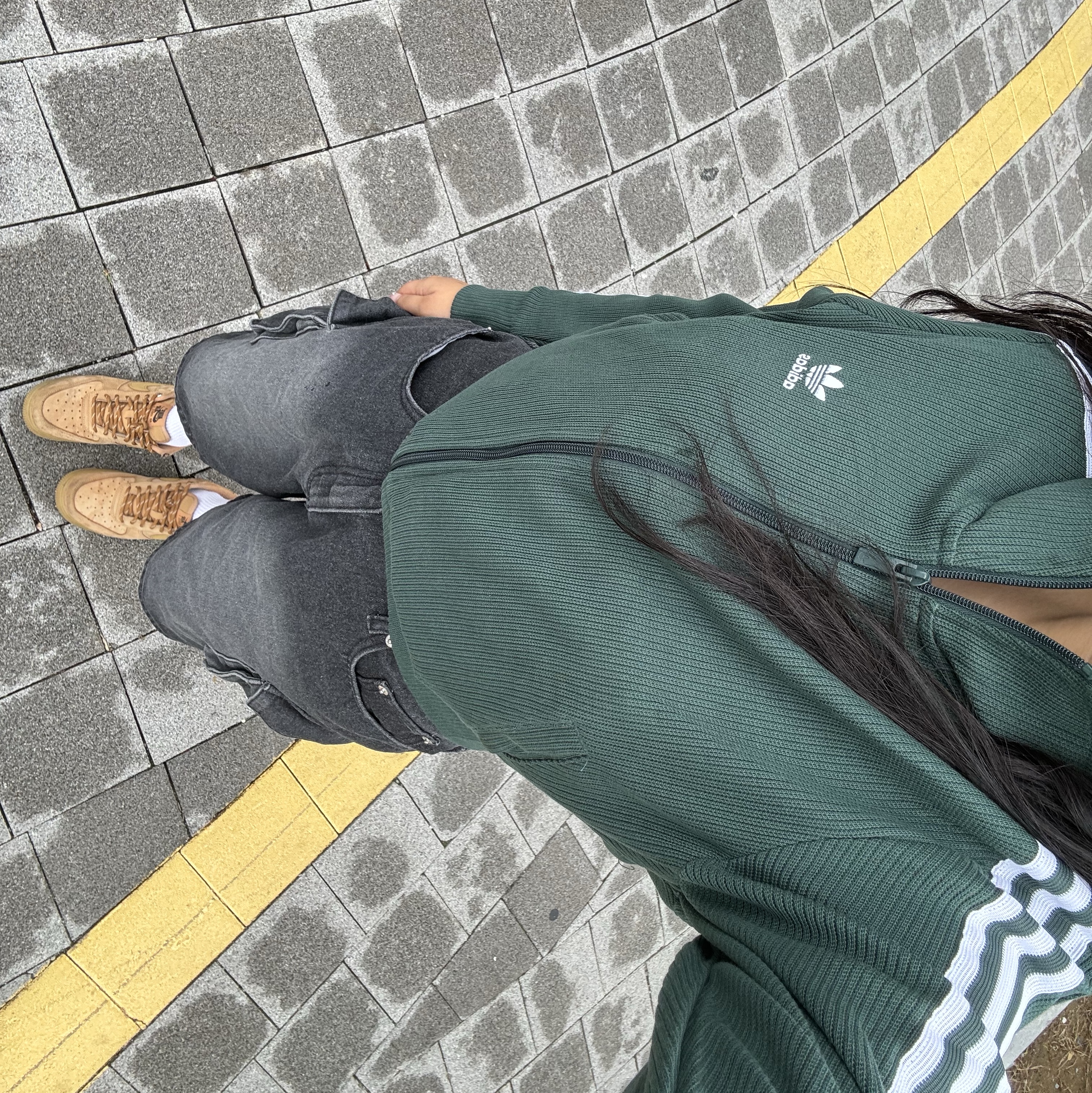 (W) Adidas Knitted Top Mineral Green - KR Sizing, Nike Air Force 1 '07 WB Flax 착용 스타일