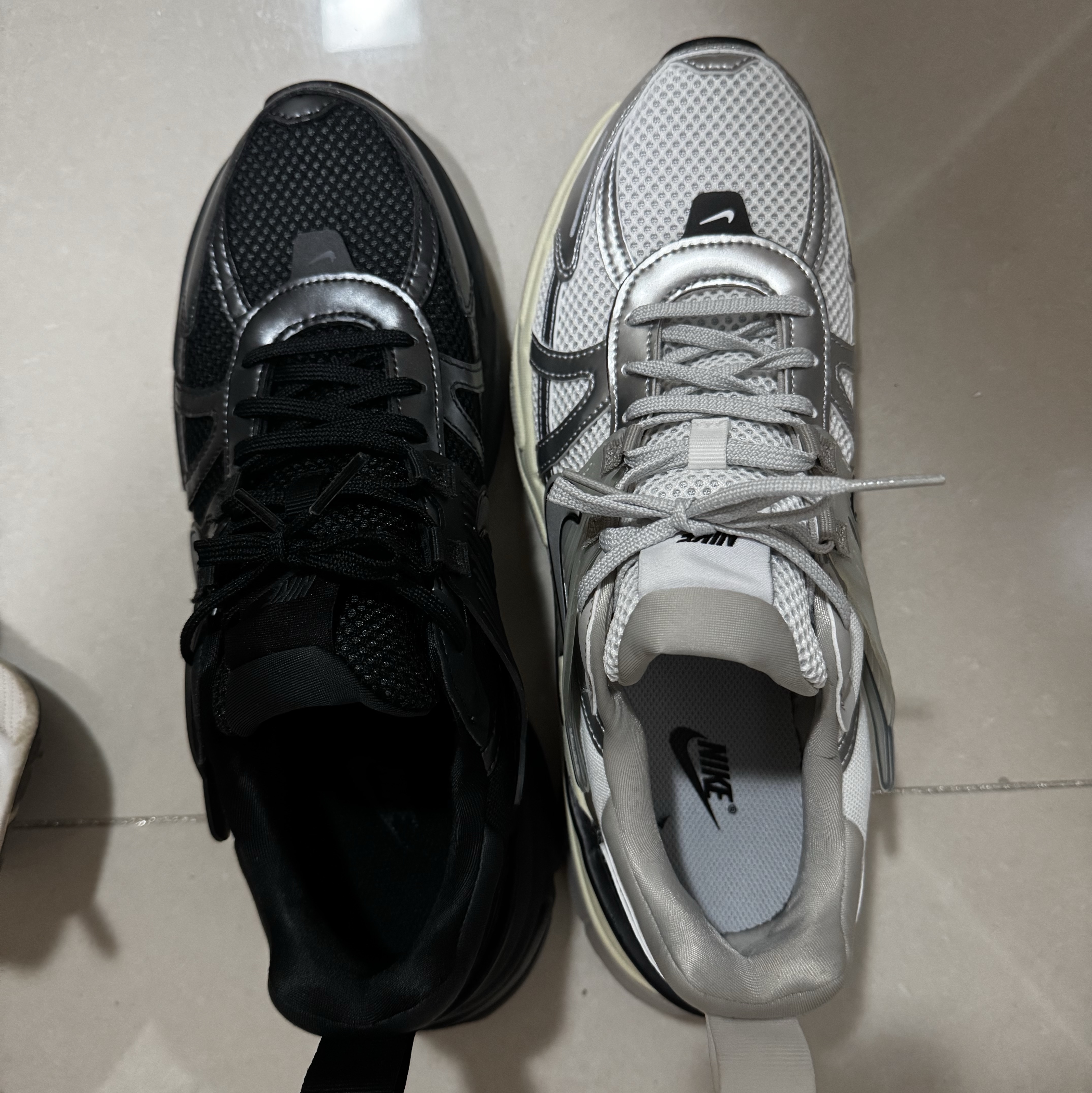 Nike V2K Run Black Anthracite, Nike V2K Run Pure Platinum Light Iron Ore 착용 스타일