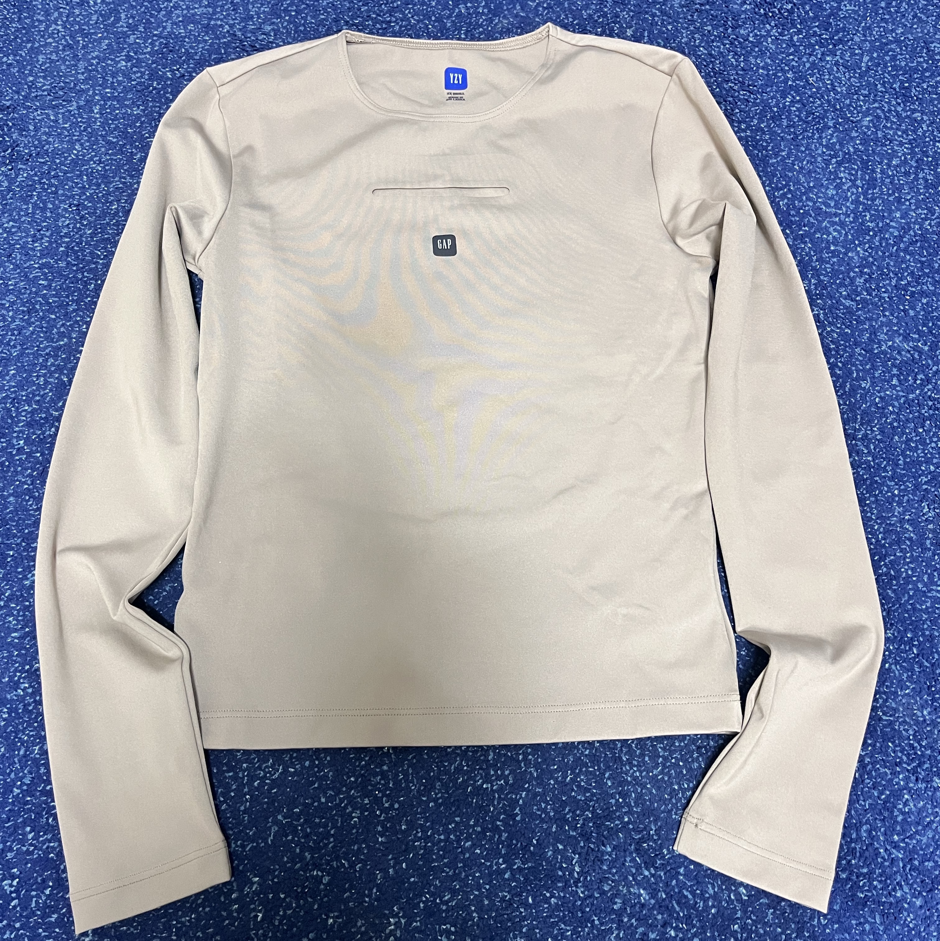 (W) Yeezy Gap Engineered by Balenciaga Long-Sleeve Second Skin Beige 착용 스타일 - 1