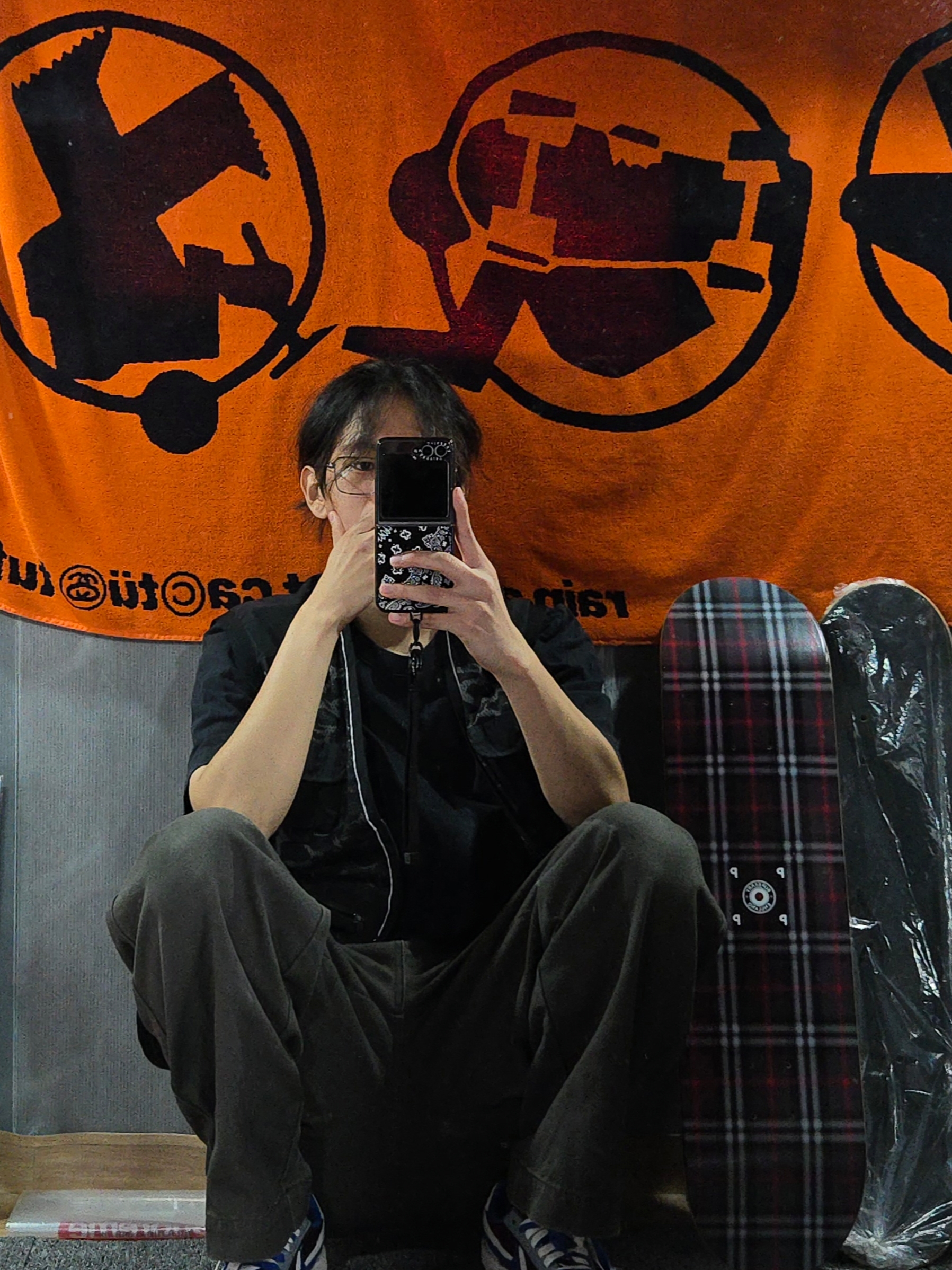 Stussy x Cactus Plant Flea Market Towel Orange, Nike x Sacai x Undercover LDWaffle Night Maroon Team Royal 착용 스타일 - 1