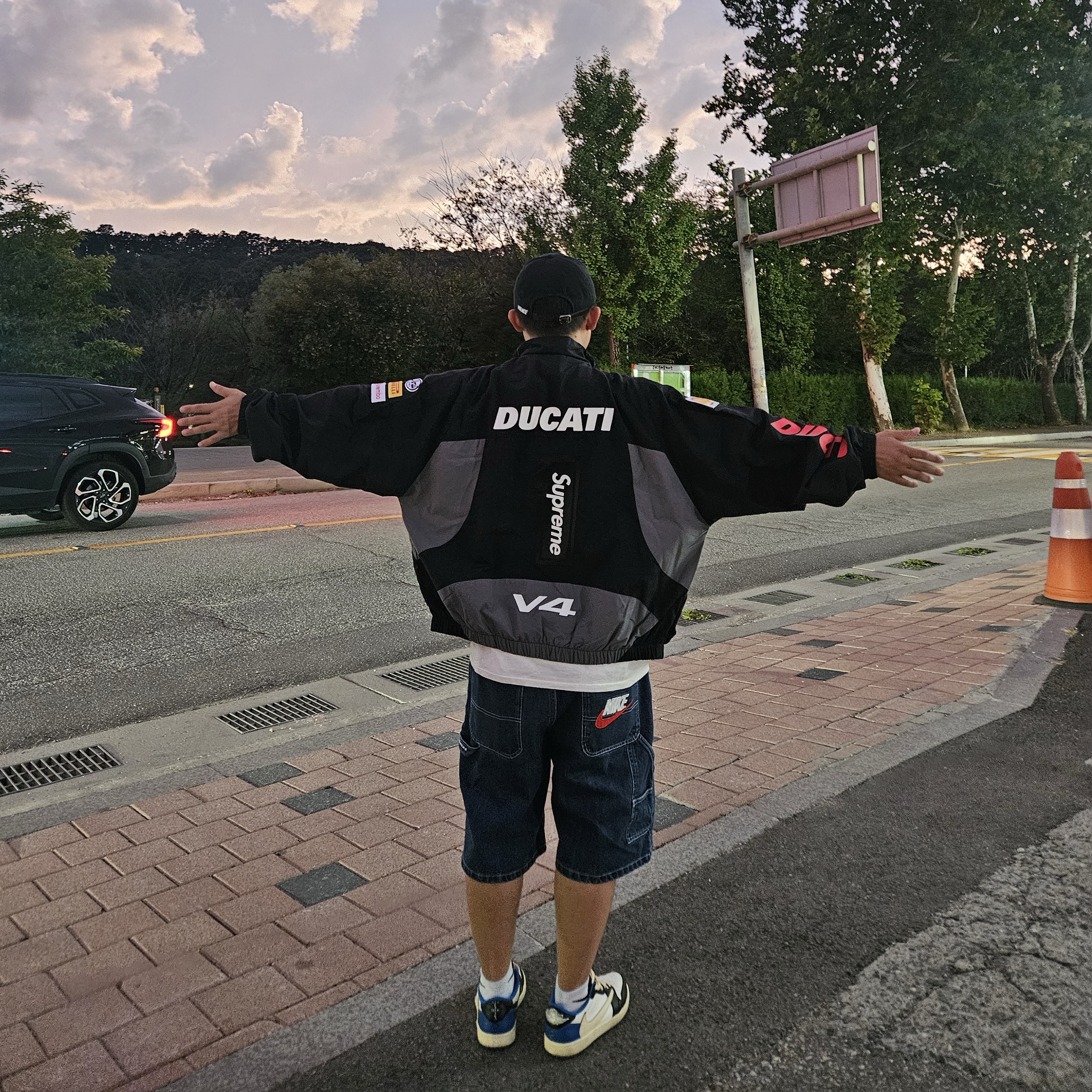 Supreme x Ducati Track Jacket Black - 24SS, Palace P 6-Panel Black - 24FW 착용 스타일 - 1