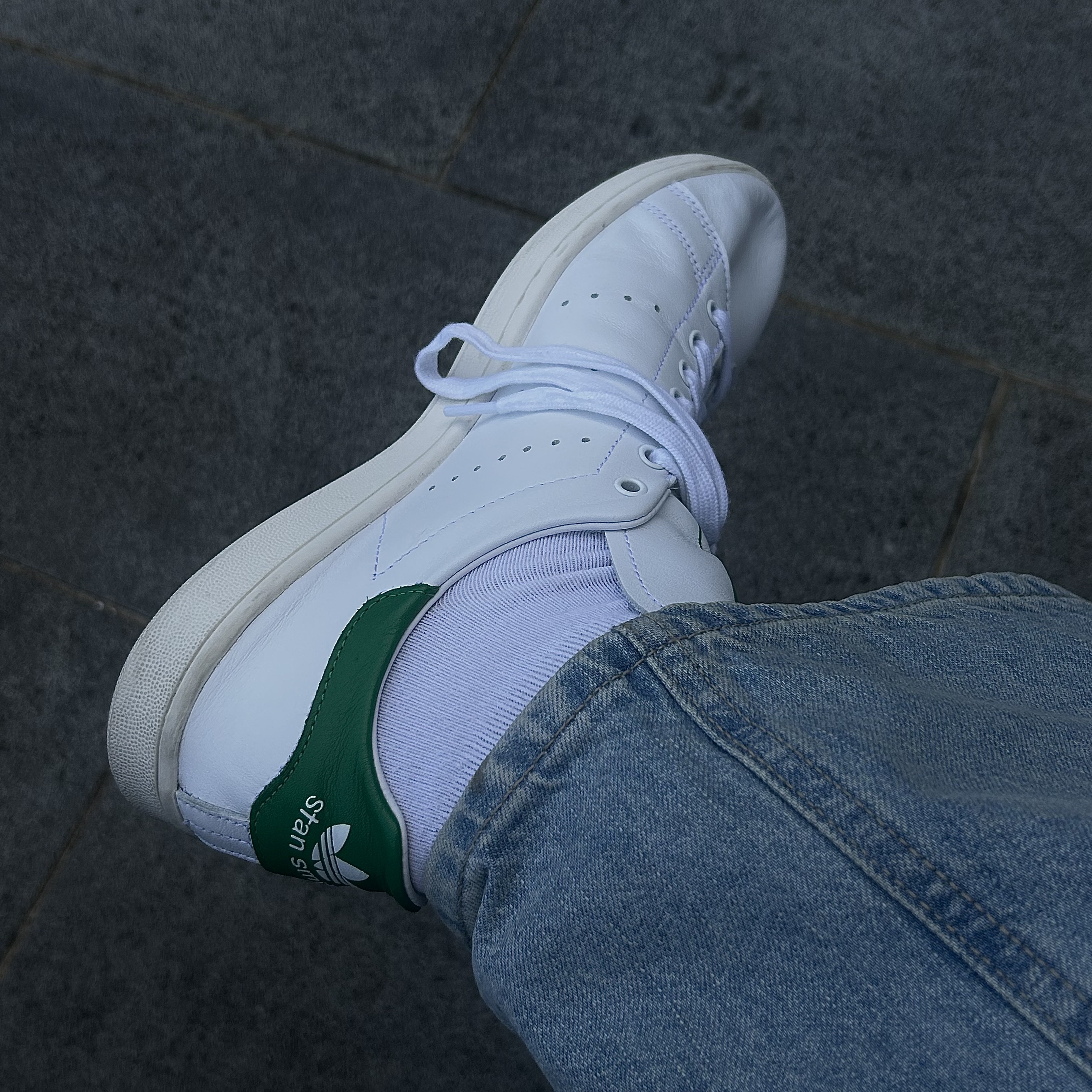 Adidas Stan Smith Decon Cloud White Green 착용 스타일 - 4