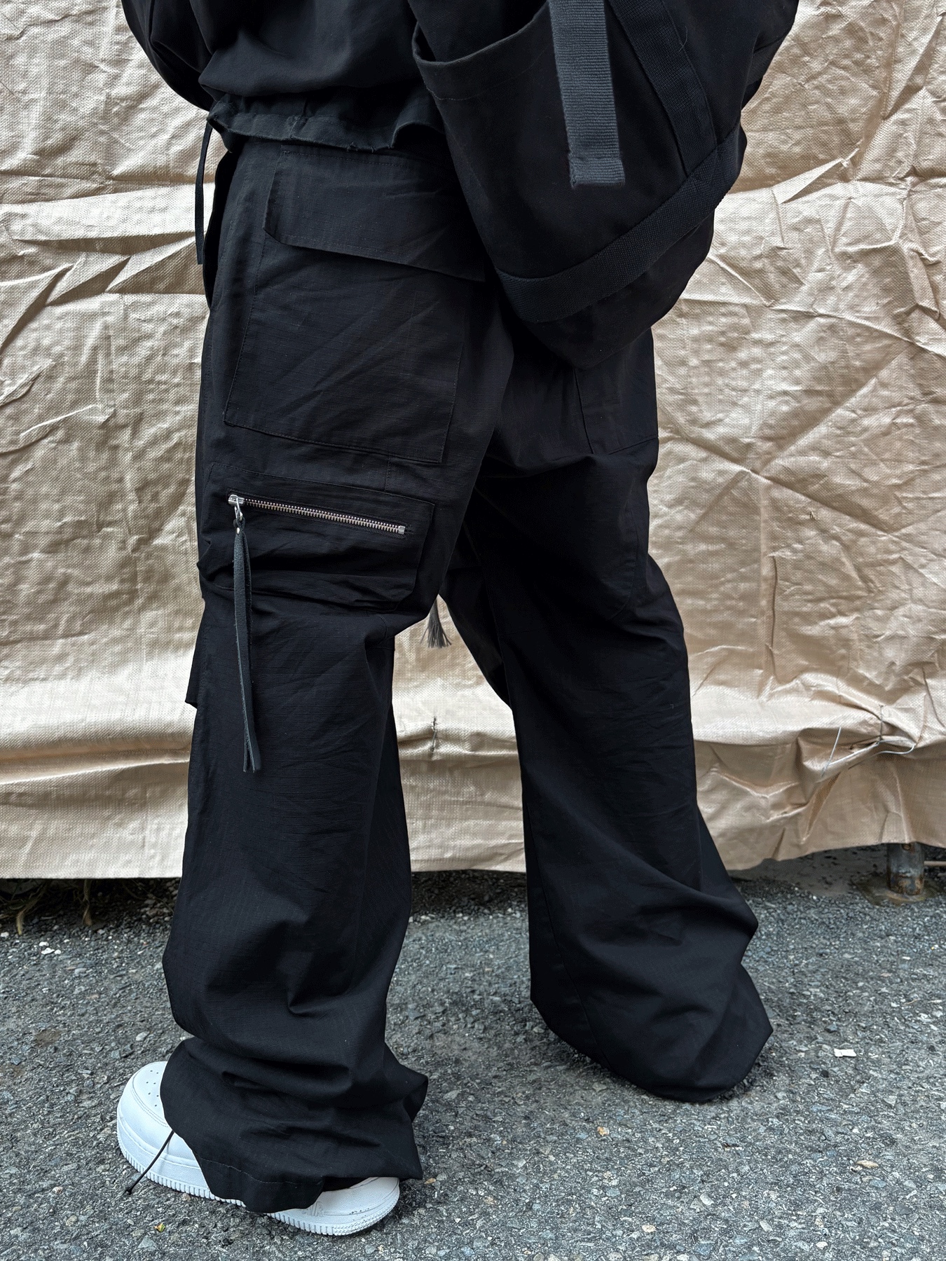 Nike Air Force 1 '07 Low White, Wapworks Wide Safety Cargo Pants Black 착용 스타일 - 6