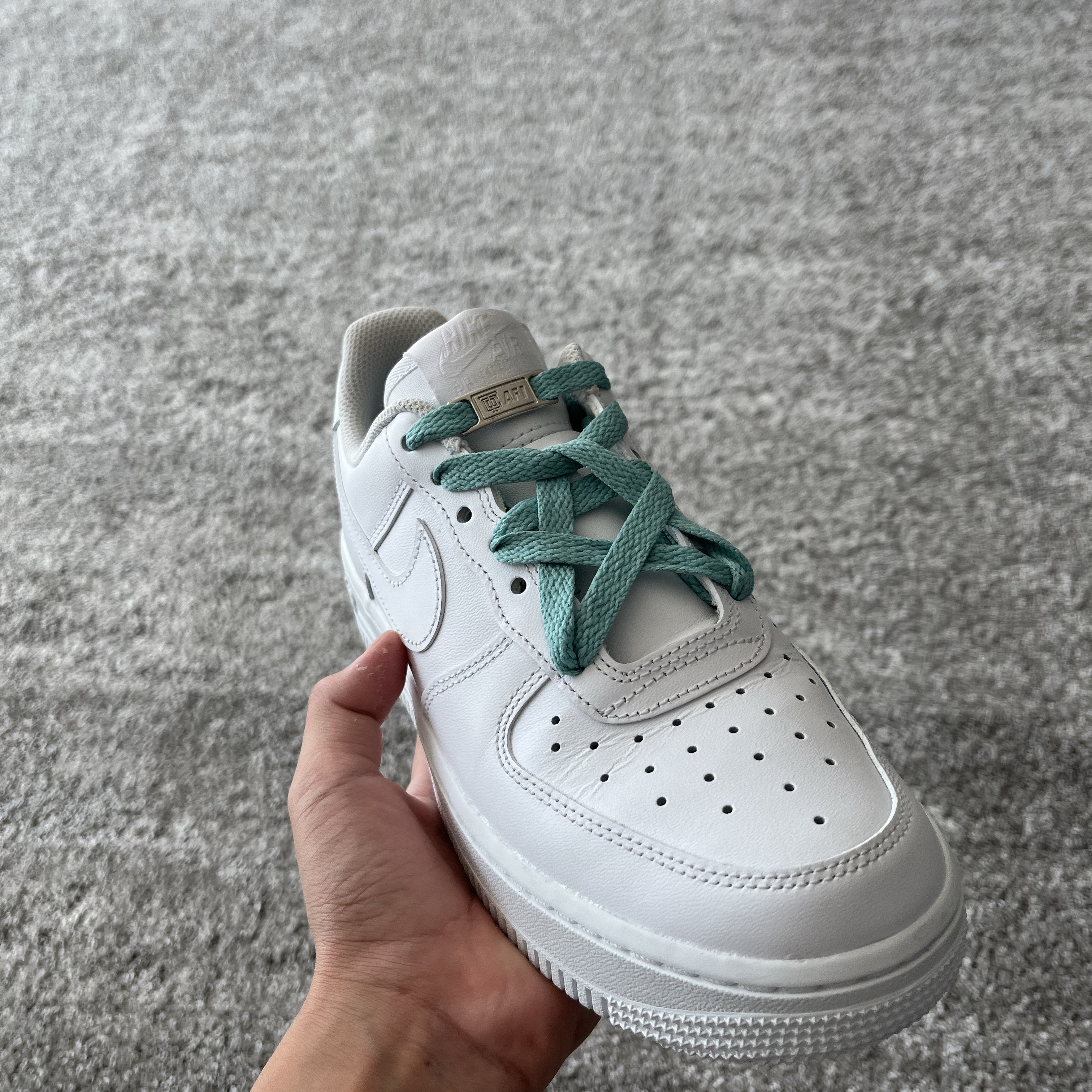 Nike Air Force 1 '07 Low White, Tiffany & Co. x Nike Air Force 1 Dubrae Sterling Silver (Set of 2) 착용 스타일