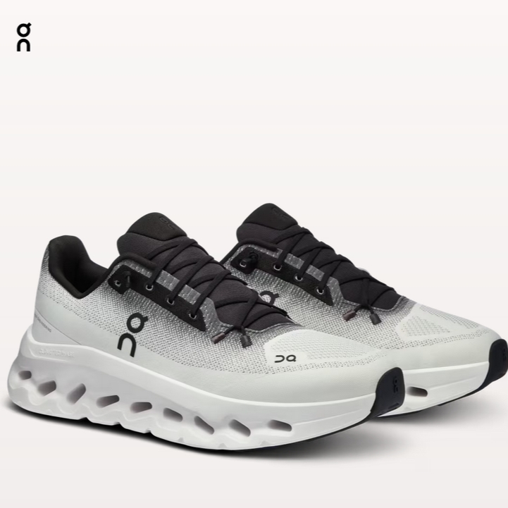 On Running Cloudtilt Black Ivory 착용 스타일