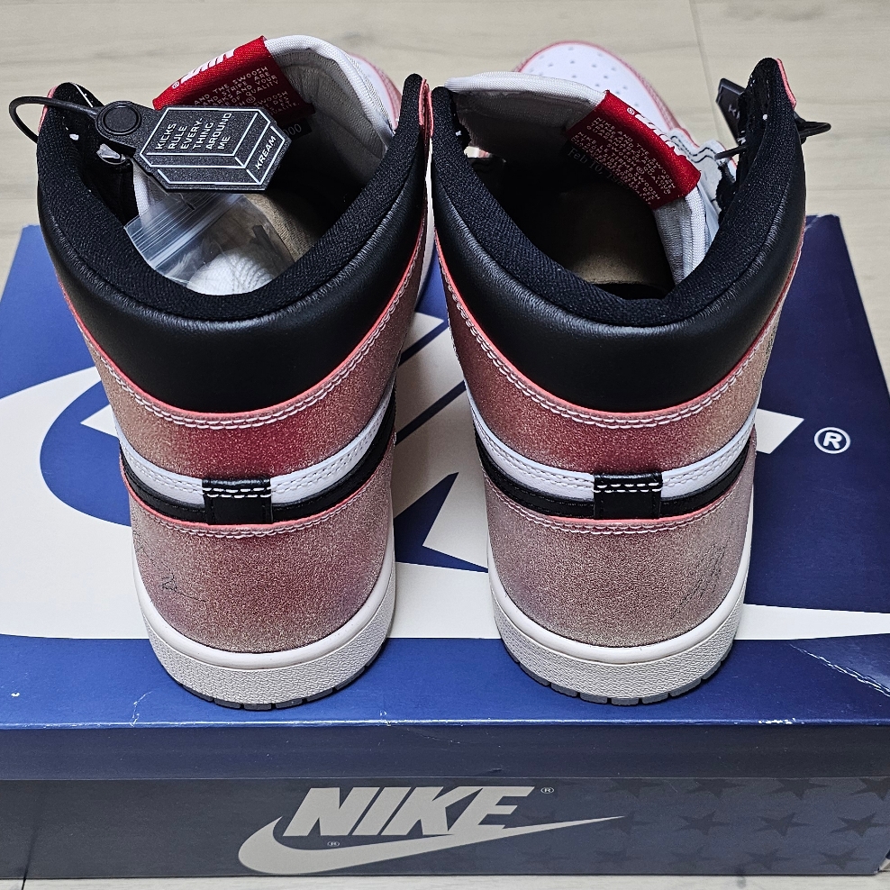 Jordan 1 x Trophy Room Retro High OG SP Chicago 착용 스타일 - 4