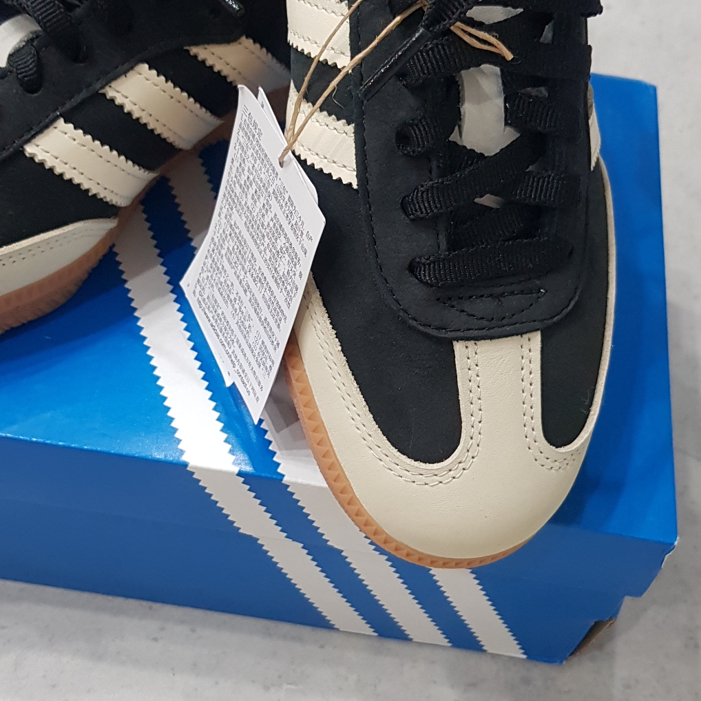 (W) Adidas Samba OG Core Black Wonder White 착용 스타일 - 5