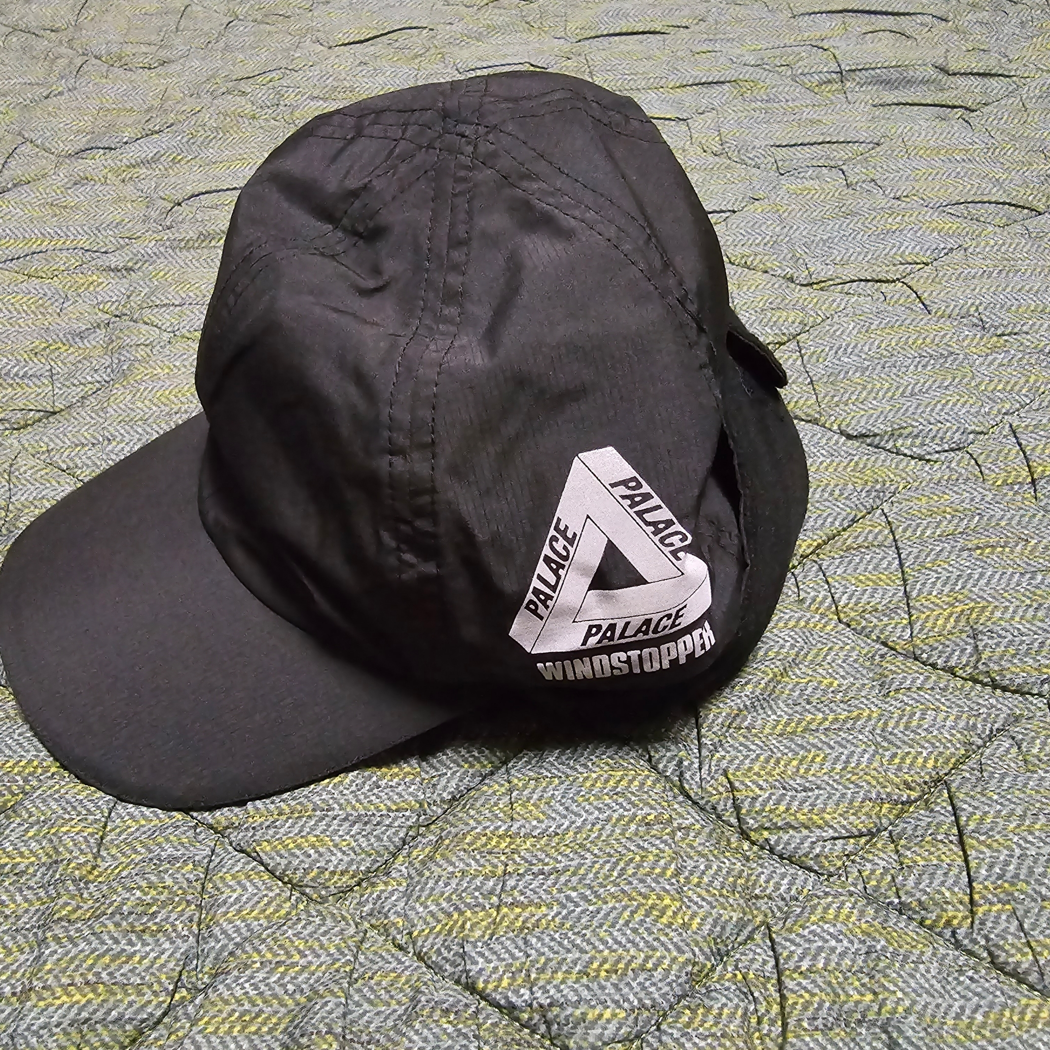Palace Gore-Tex Infinium Windstopper Mask 6-Panel Black - 23FW 착용 스타일