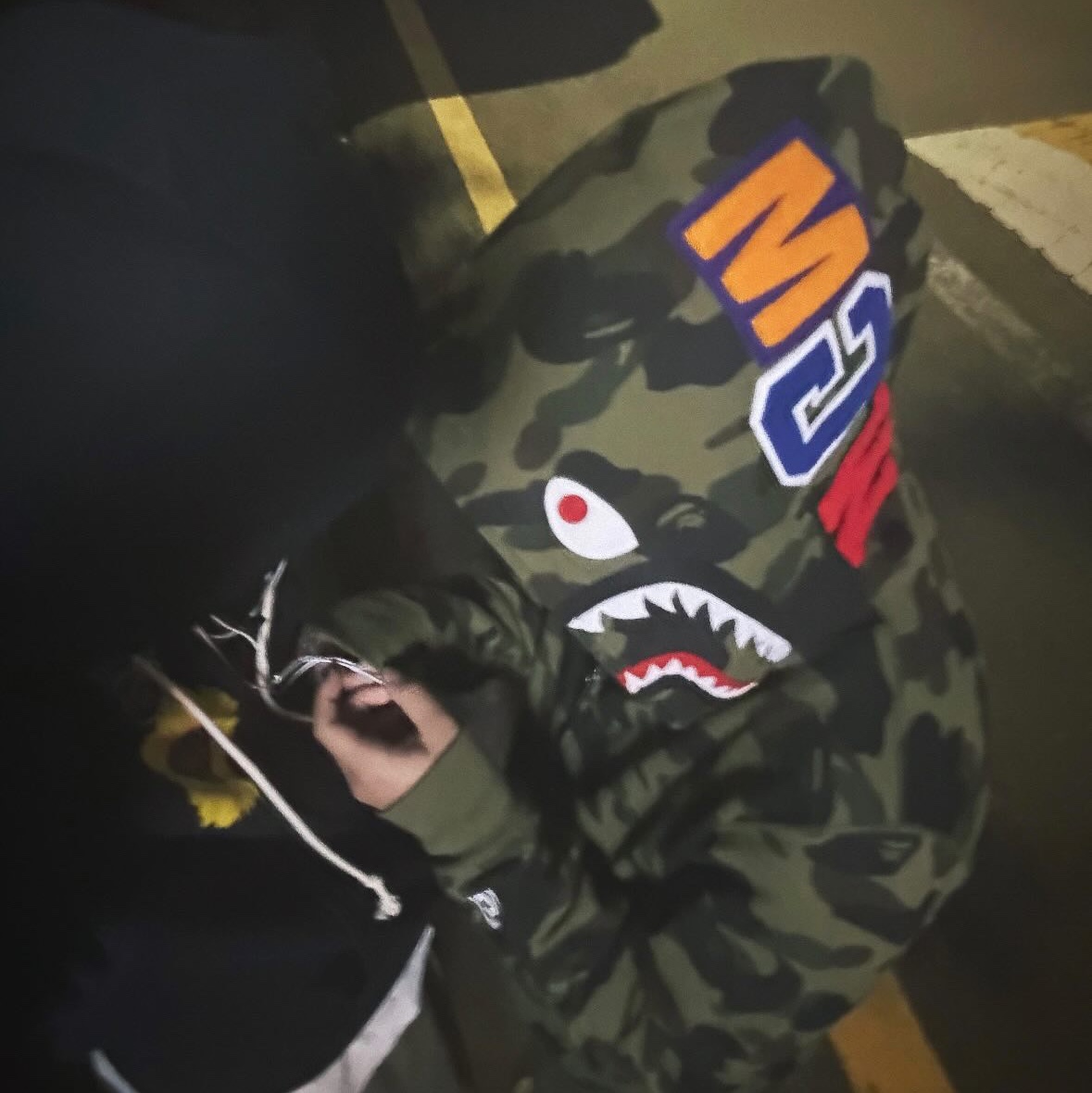 BAPE 1st Camo Shark Full Zip Hoodie Army Green 착용 스타일