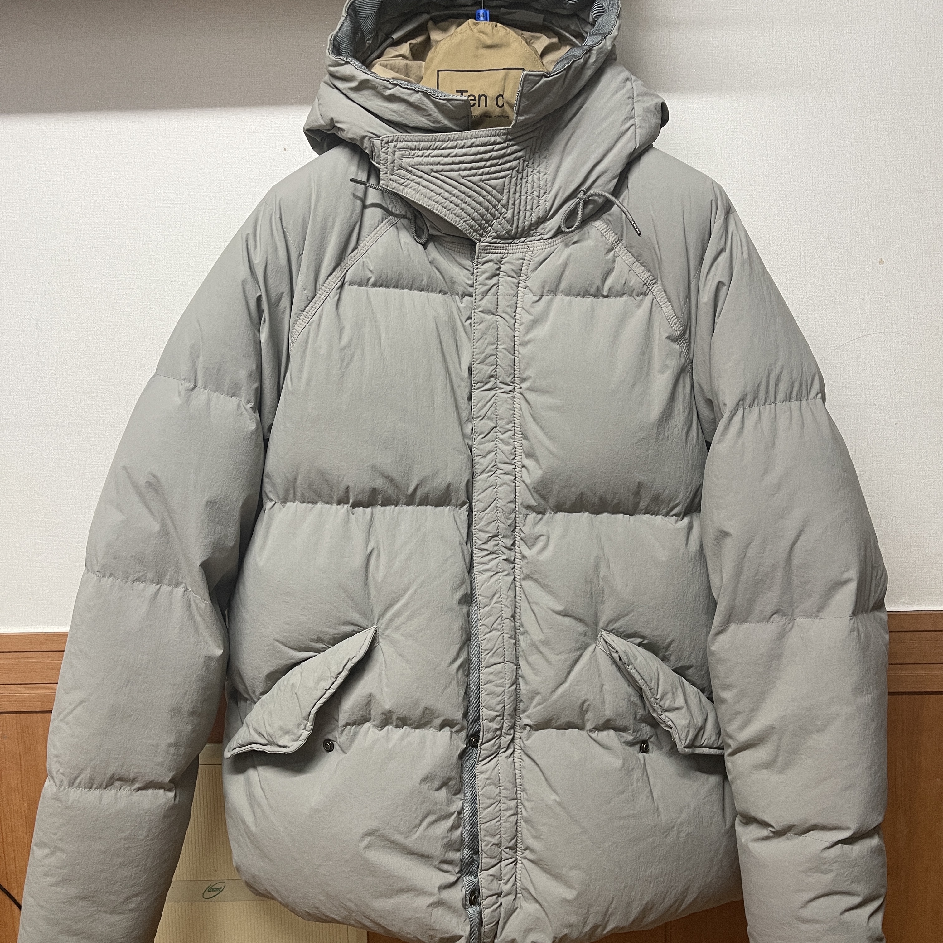 Ten C Artic Down Parka Grey 착용 스타일